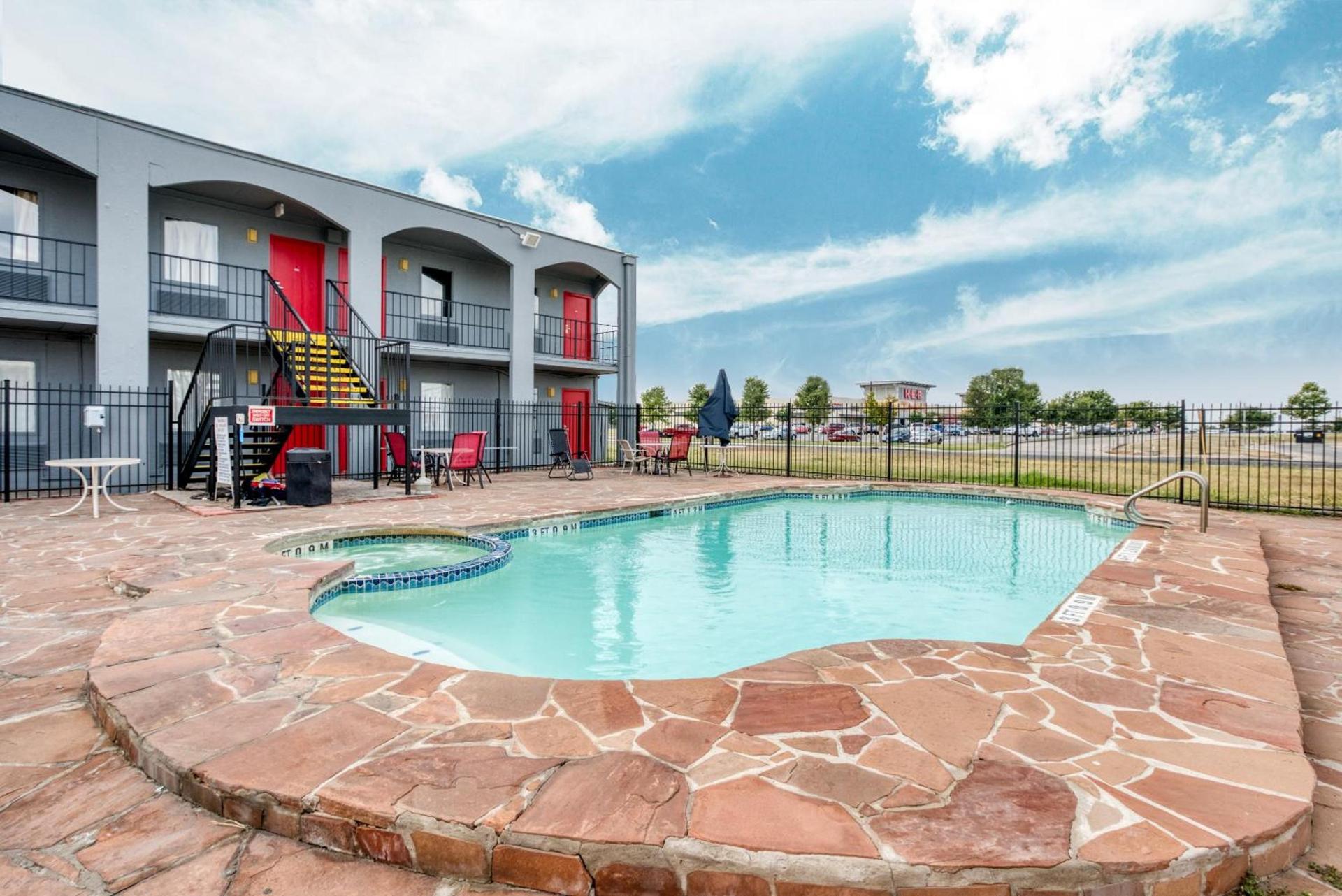 OYO Hotel San Antonio Lackland Air Force Base West photo 52