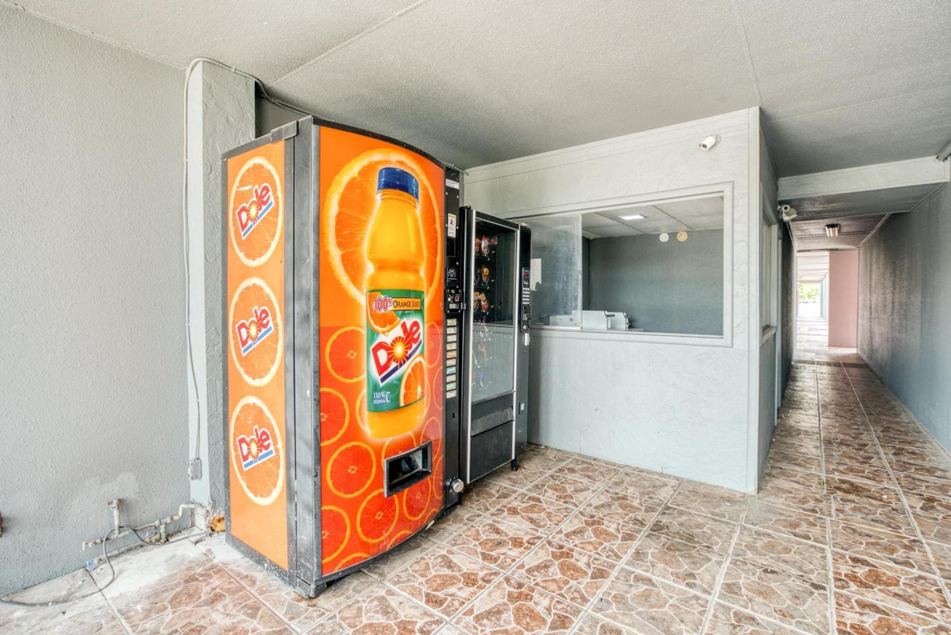 OYO Hotel San Antonio Lackland Air Force Base West photo 48