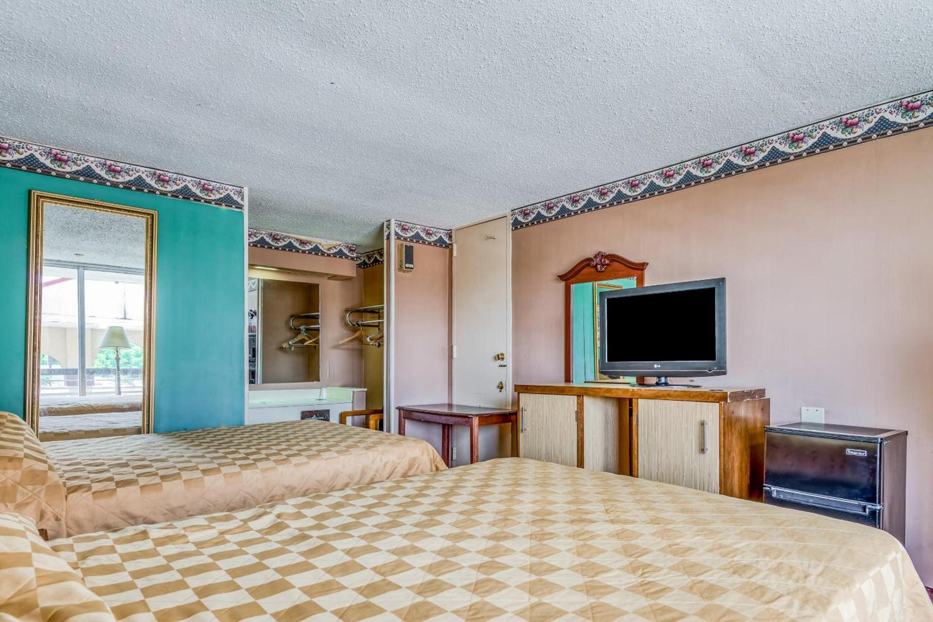 OYO Hotel Jackson North I-55 photo 53