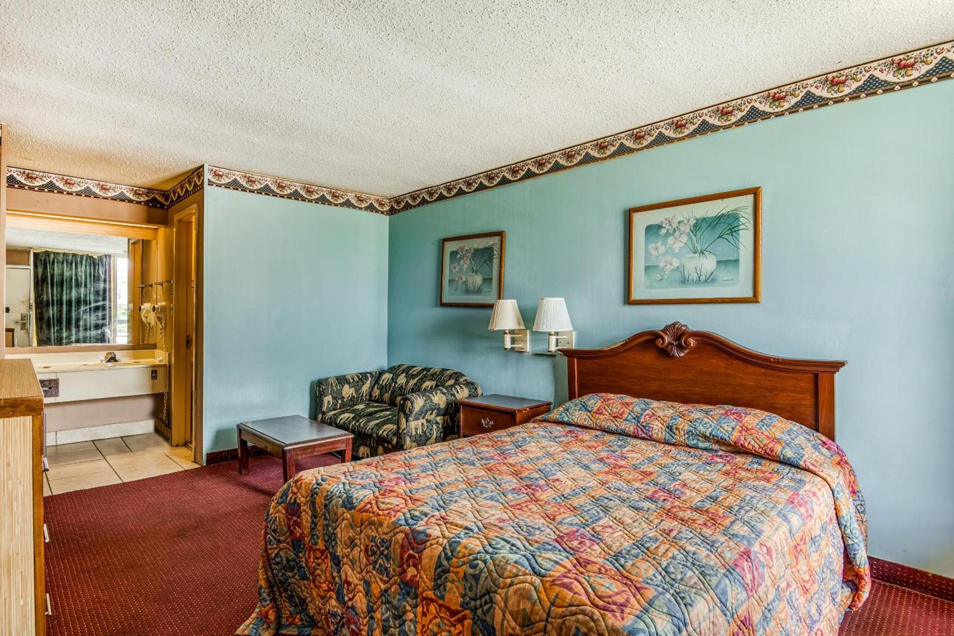 OYO Hotel Jackson North I-55 photo 51