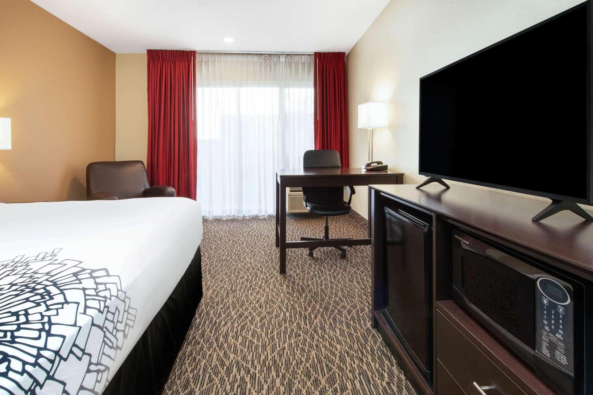 La Quinta by Wyndham Clearwater Central photo 22