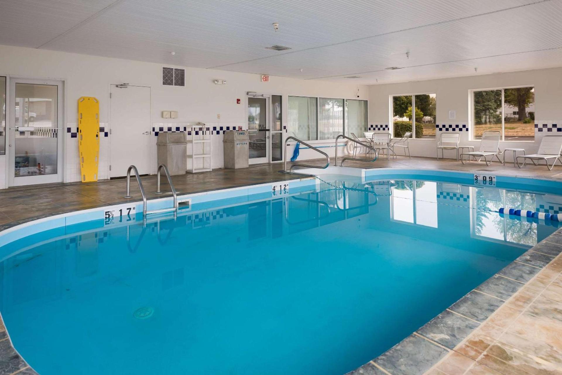 Sleep Inn & Suites Port Clinton photo 24