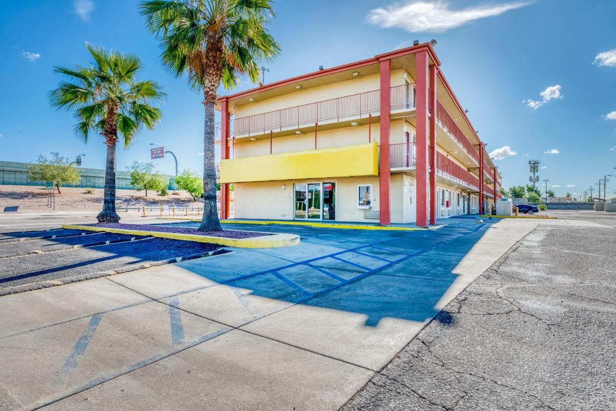 OYO Hotel Tucson Downtown photo 1