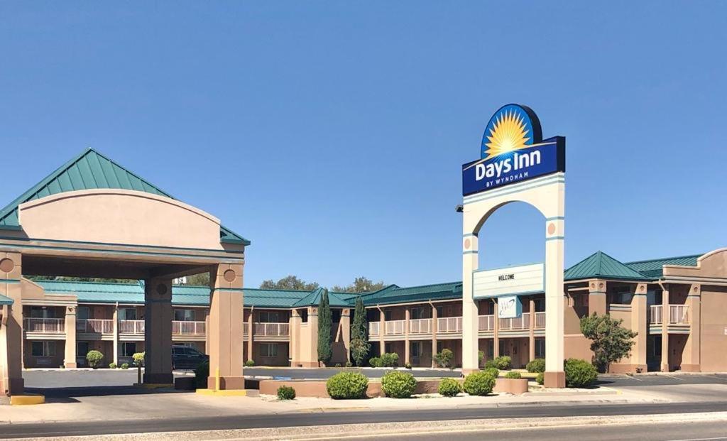Days Inn by Wyndham Roswell photo 31