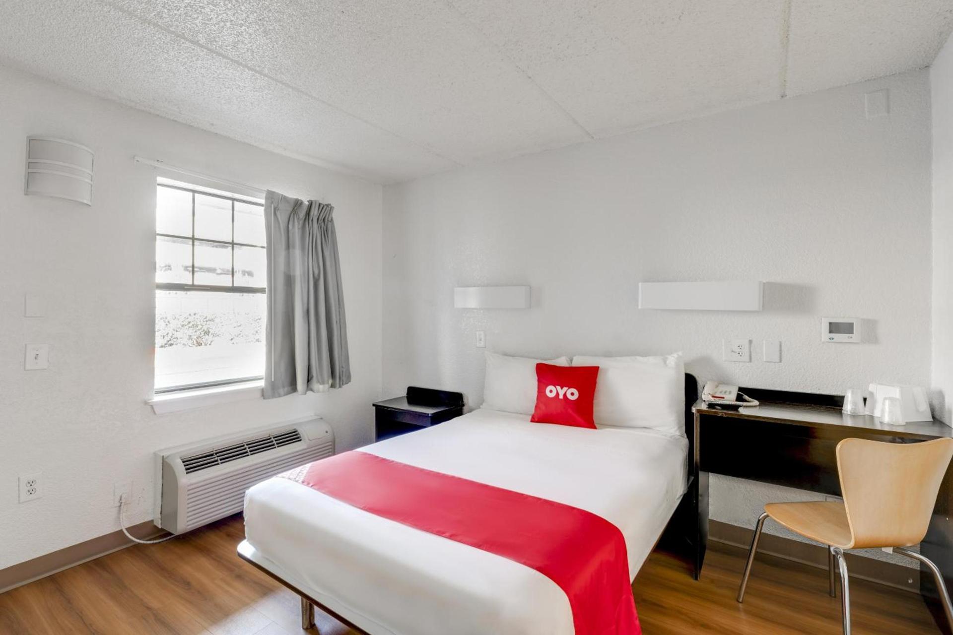 OYO Hotel Houston Katy Freeway photo 64