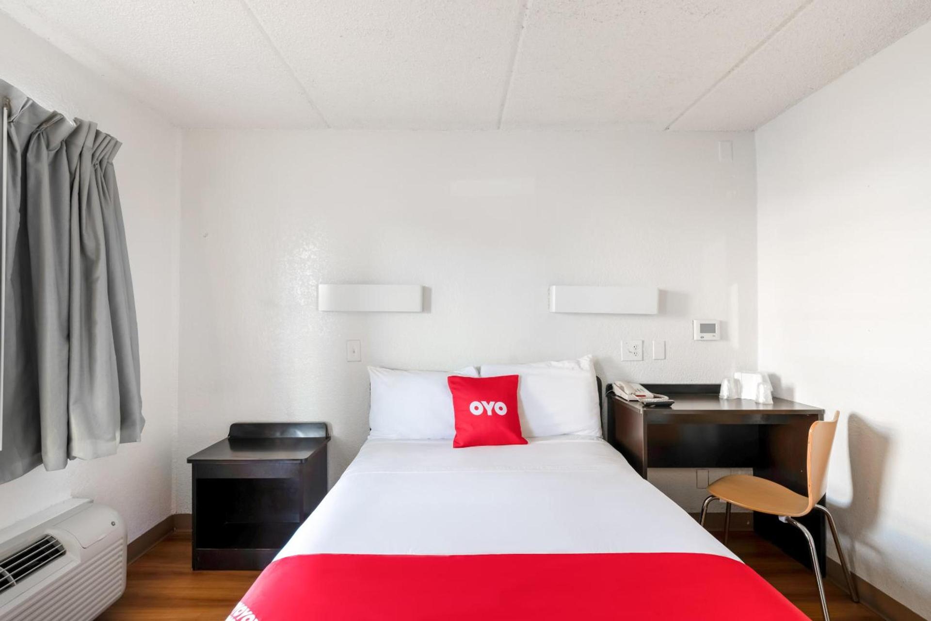 OYO Hotel Houston Katy Freeway photo 59