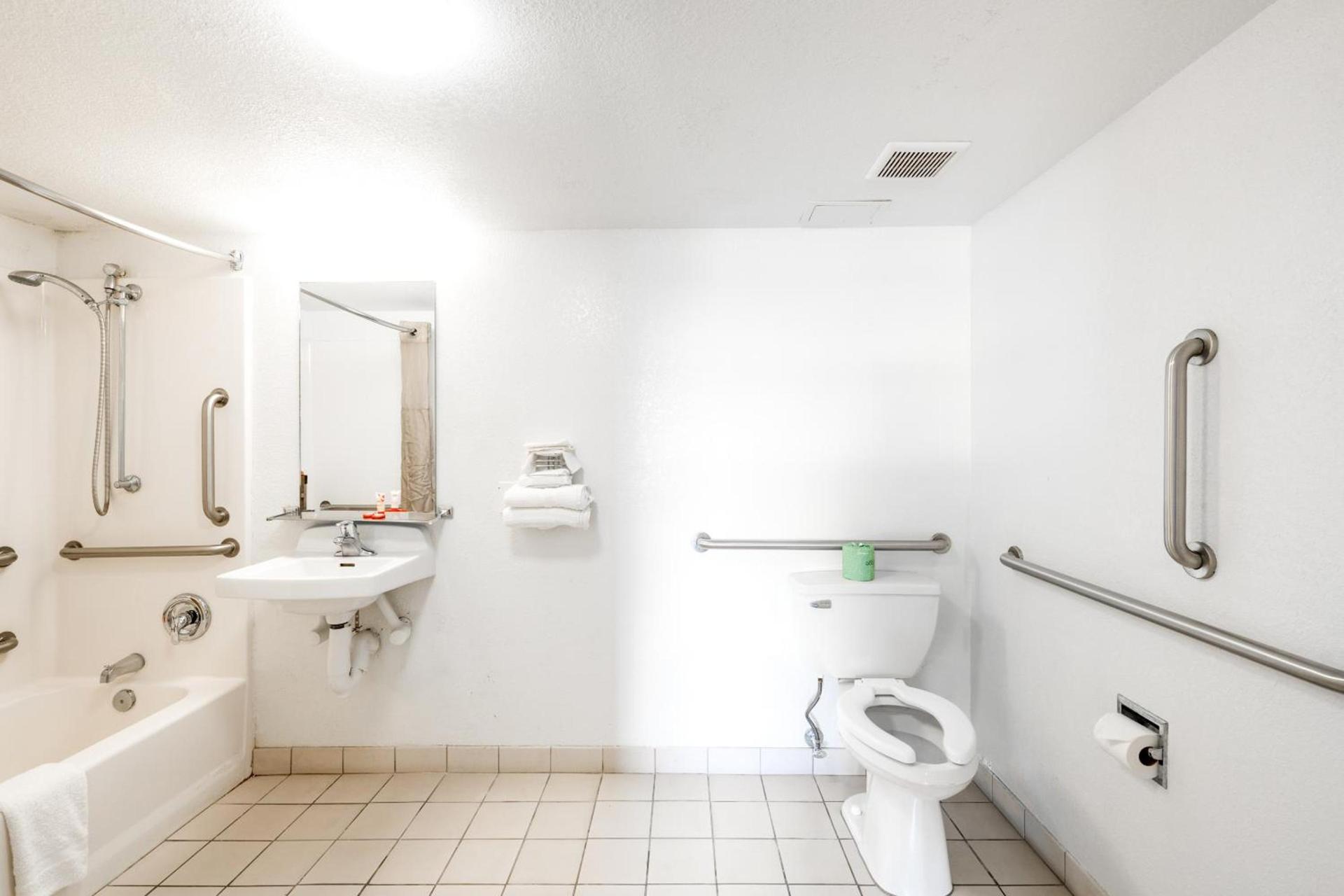 OYO Hotel Houston Katy Freeway photo 45