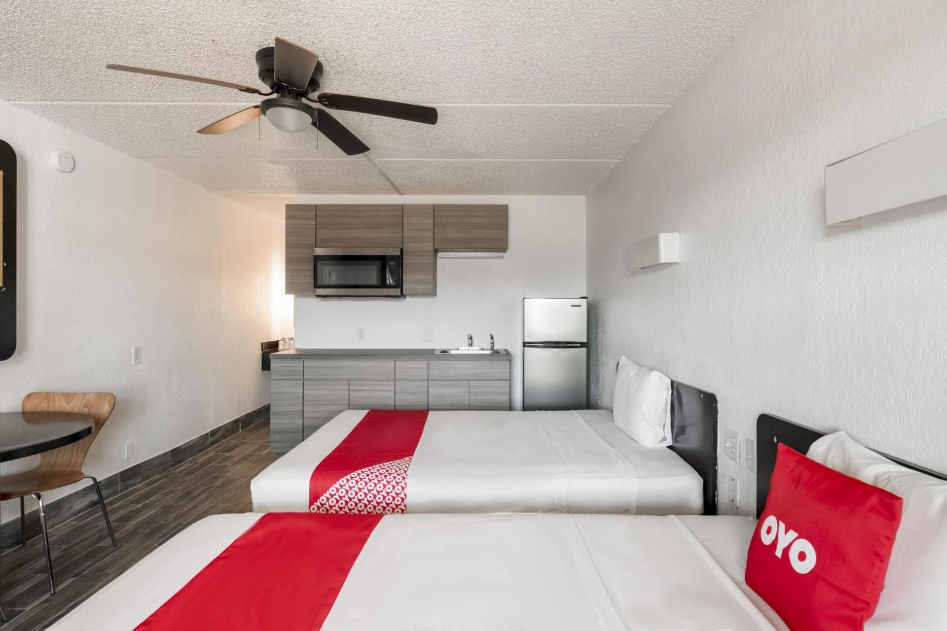 OYO Hotel Houston Katy Freeway photo 33