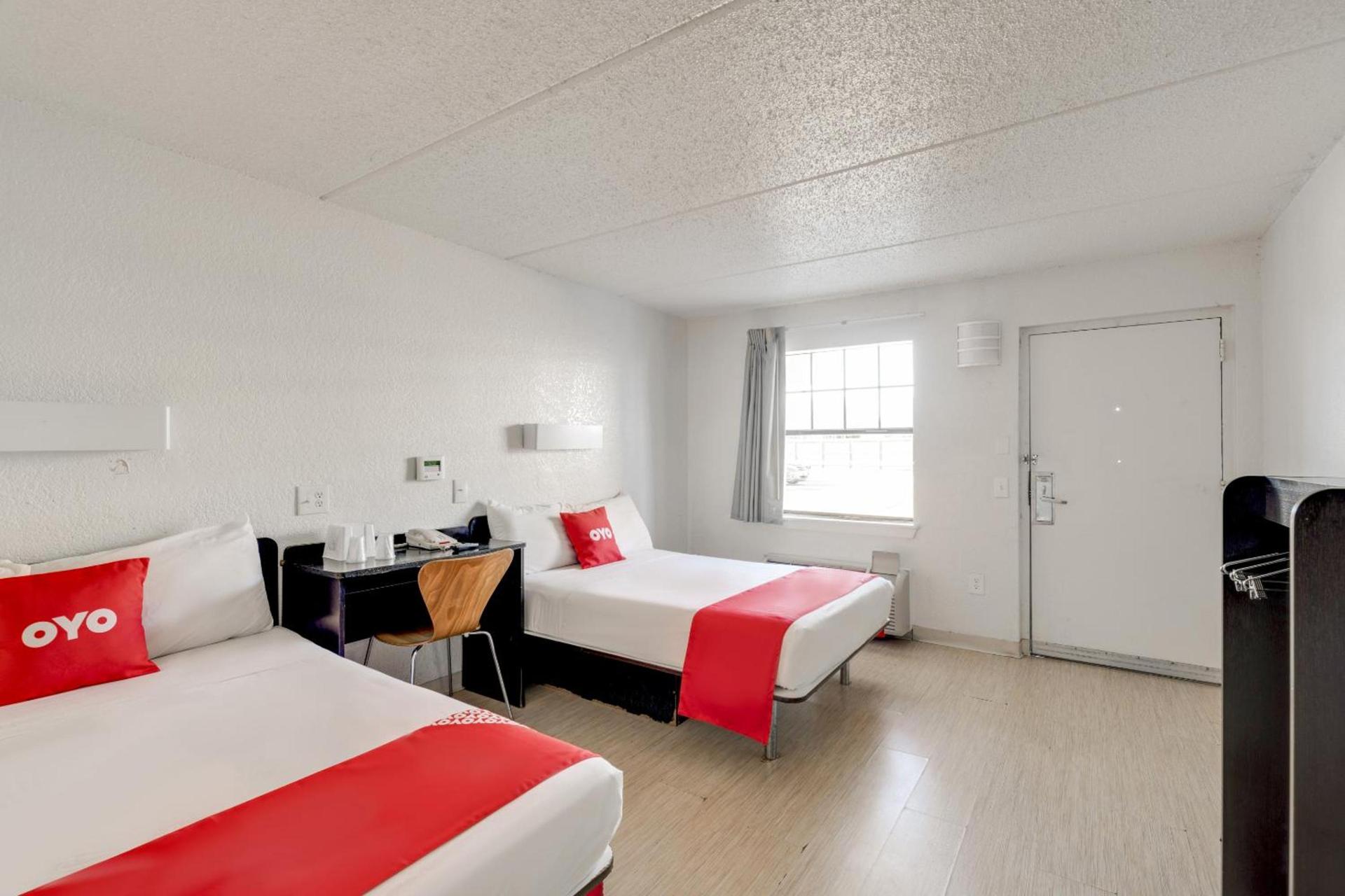 OYO Hotel Houston Katy Freeway photo 65