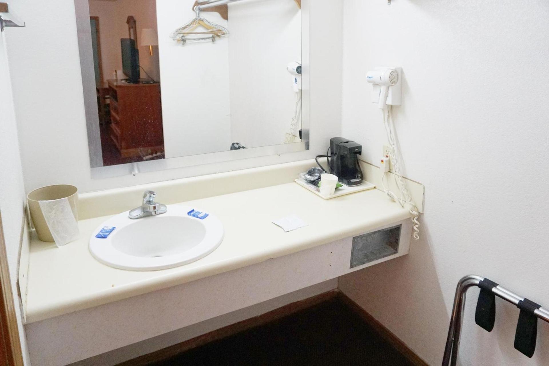 OYO Hotel Altus N Main St photo 31