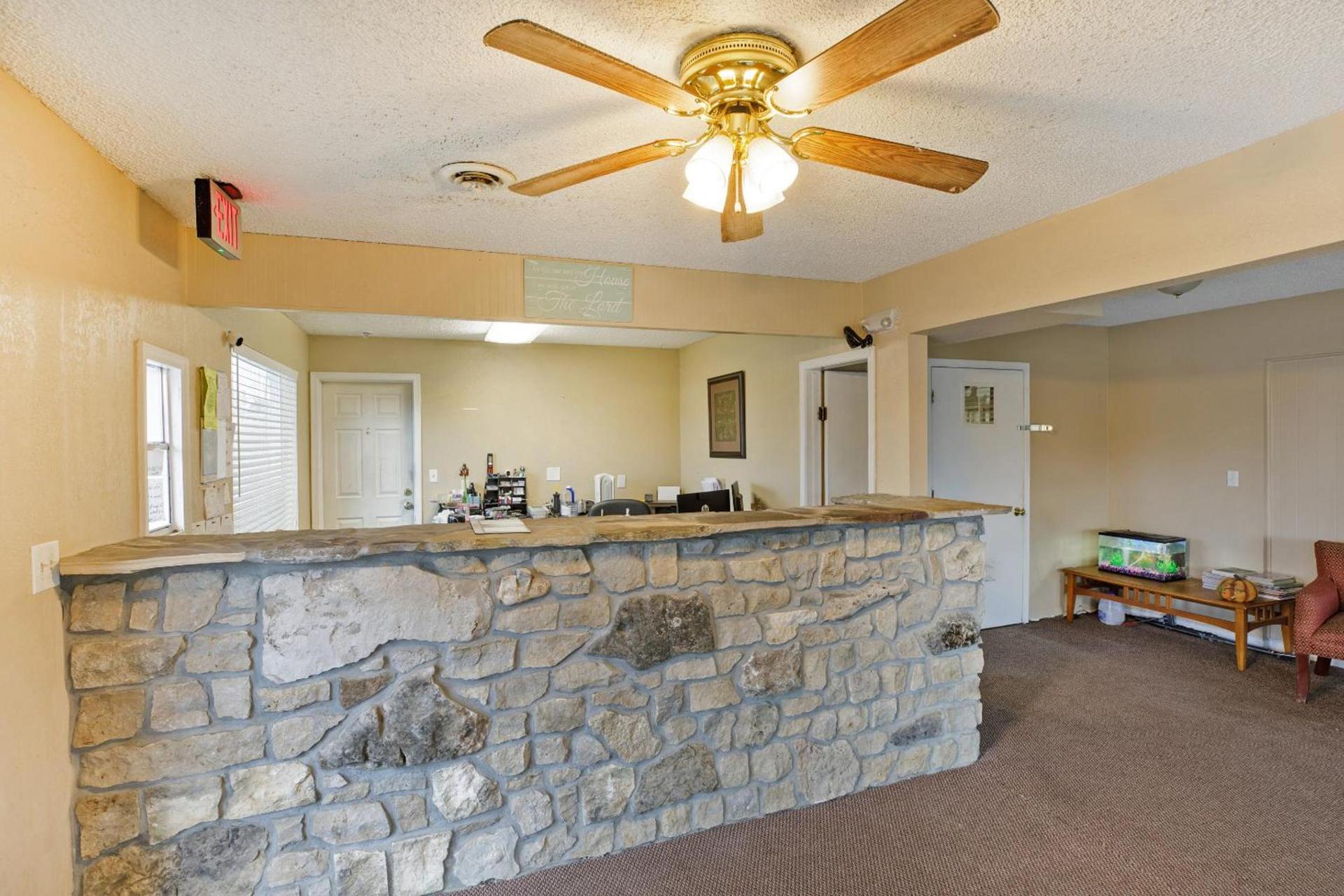 OYO Hotel Branson MO-165 photo 44