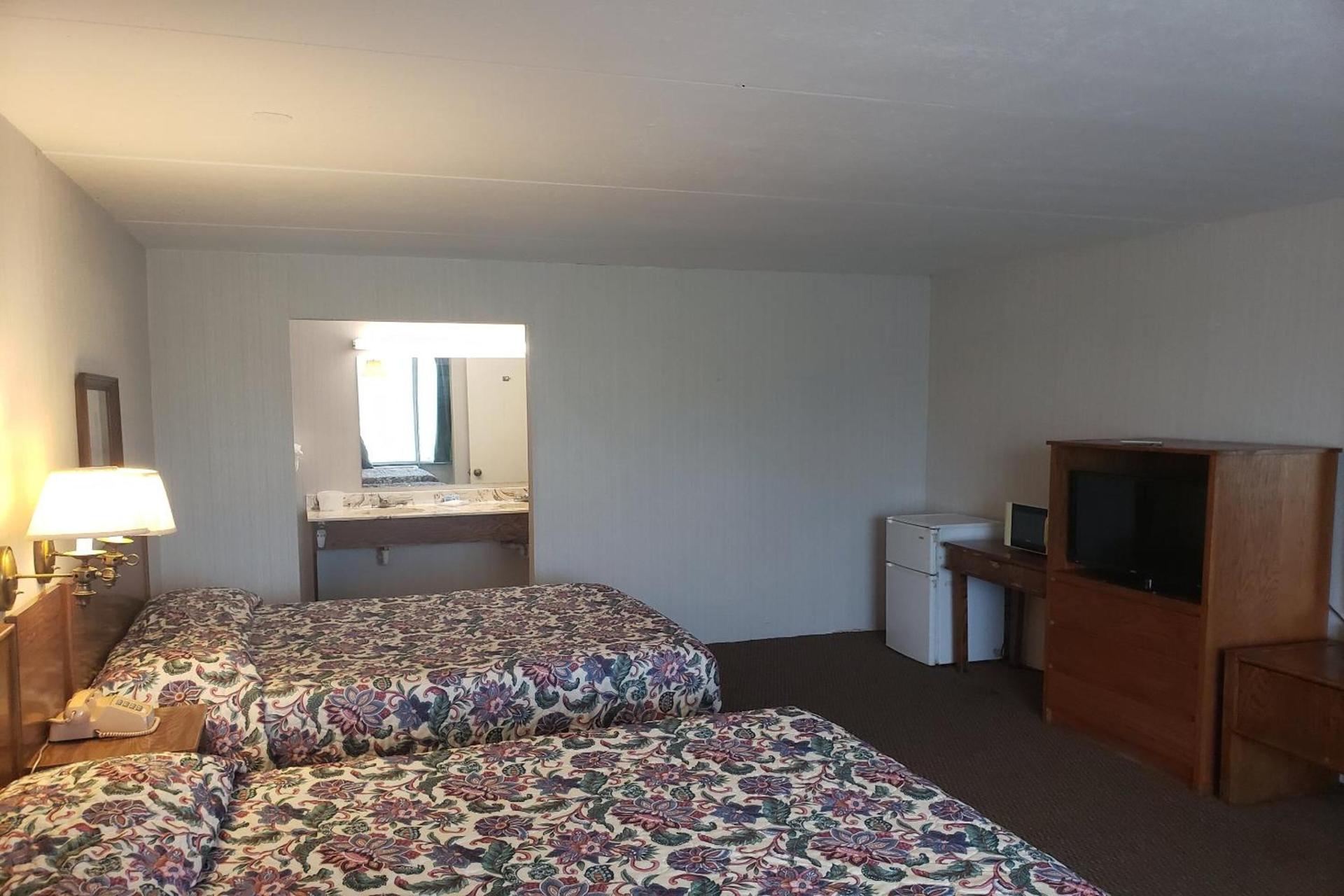 OYO Hotel Whitely City Hwy 27 KY photo 11
