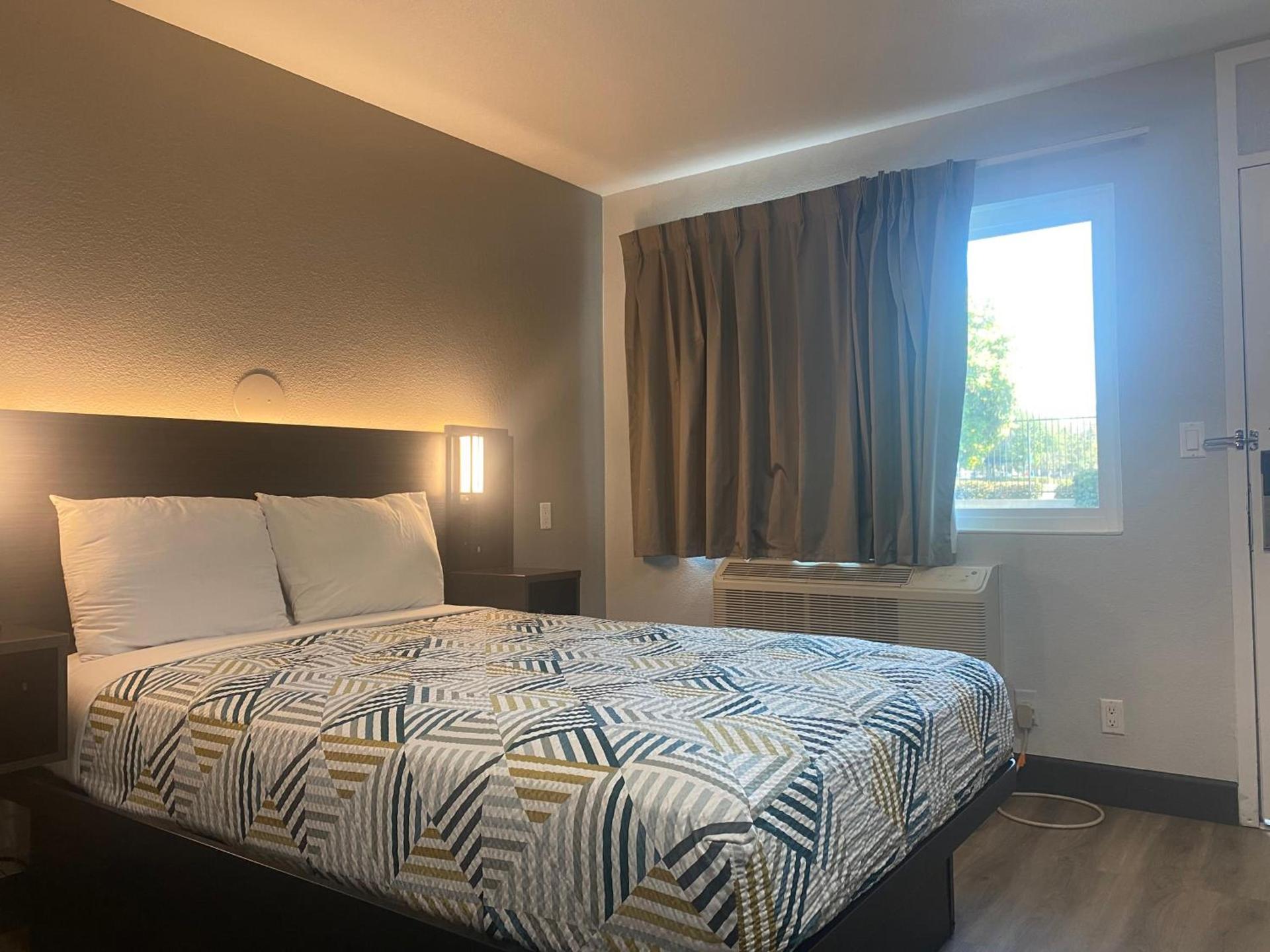 Motel 6-San Bernardino, CA - South photo 33