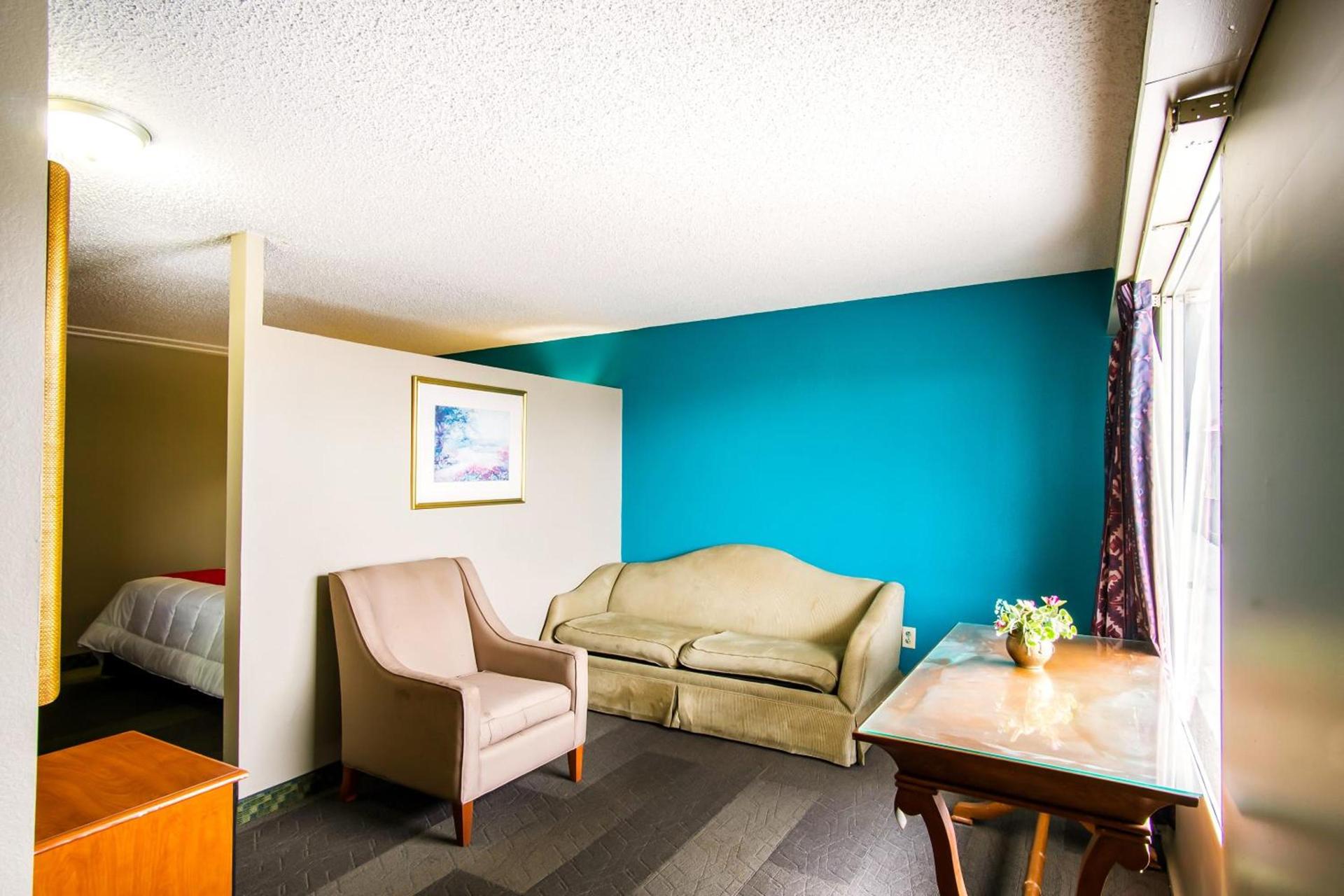 OYO Hotel Hutchinson West 4th Ave photo 52