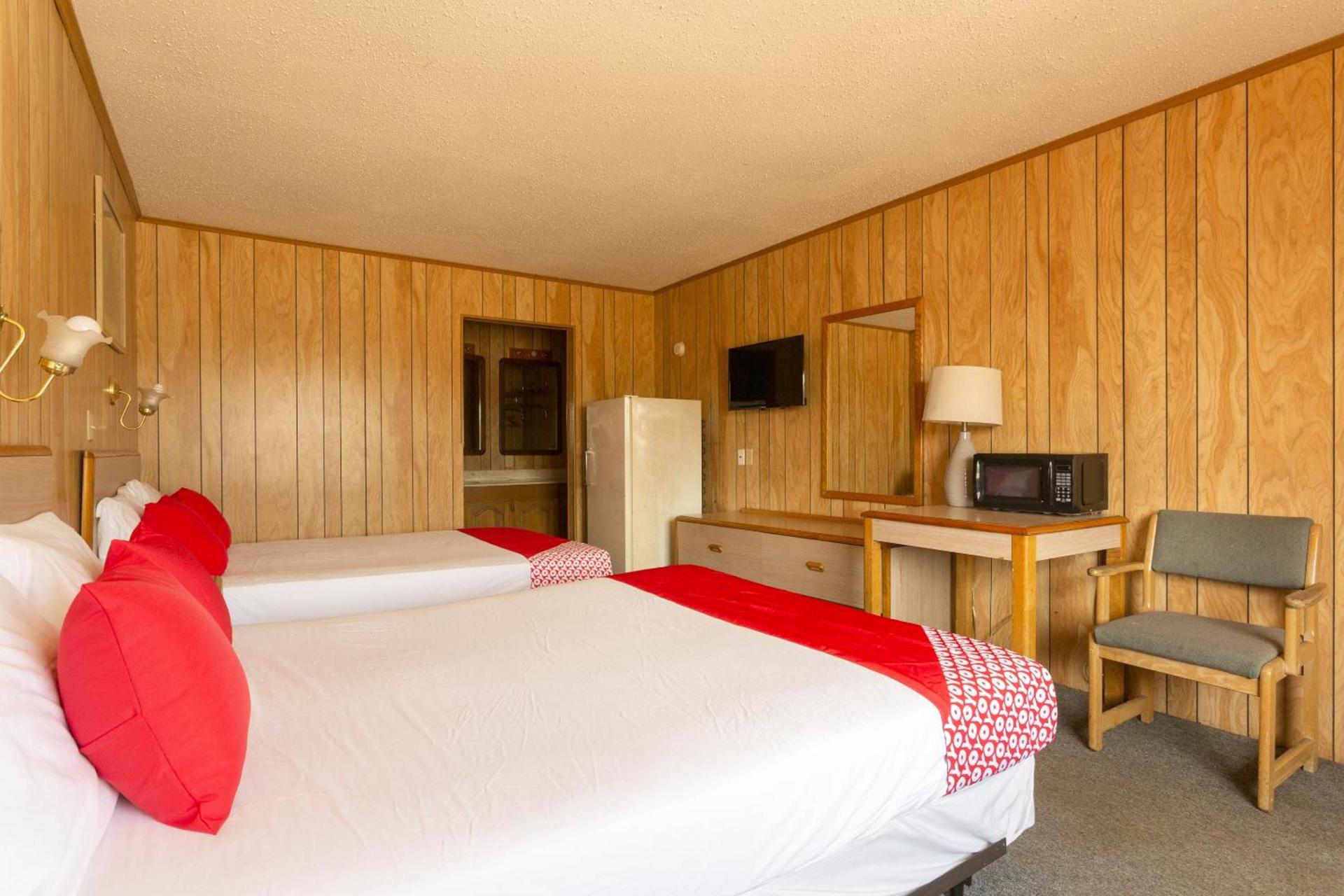 OYO Hotel Breckenridge TX Hubbard Creek Lake photo 28