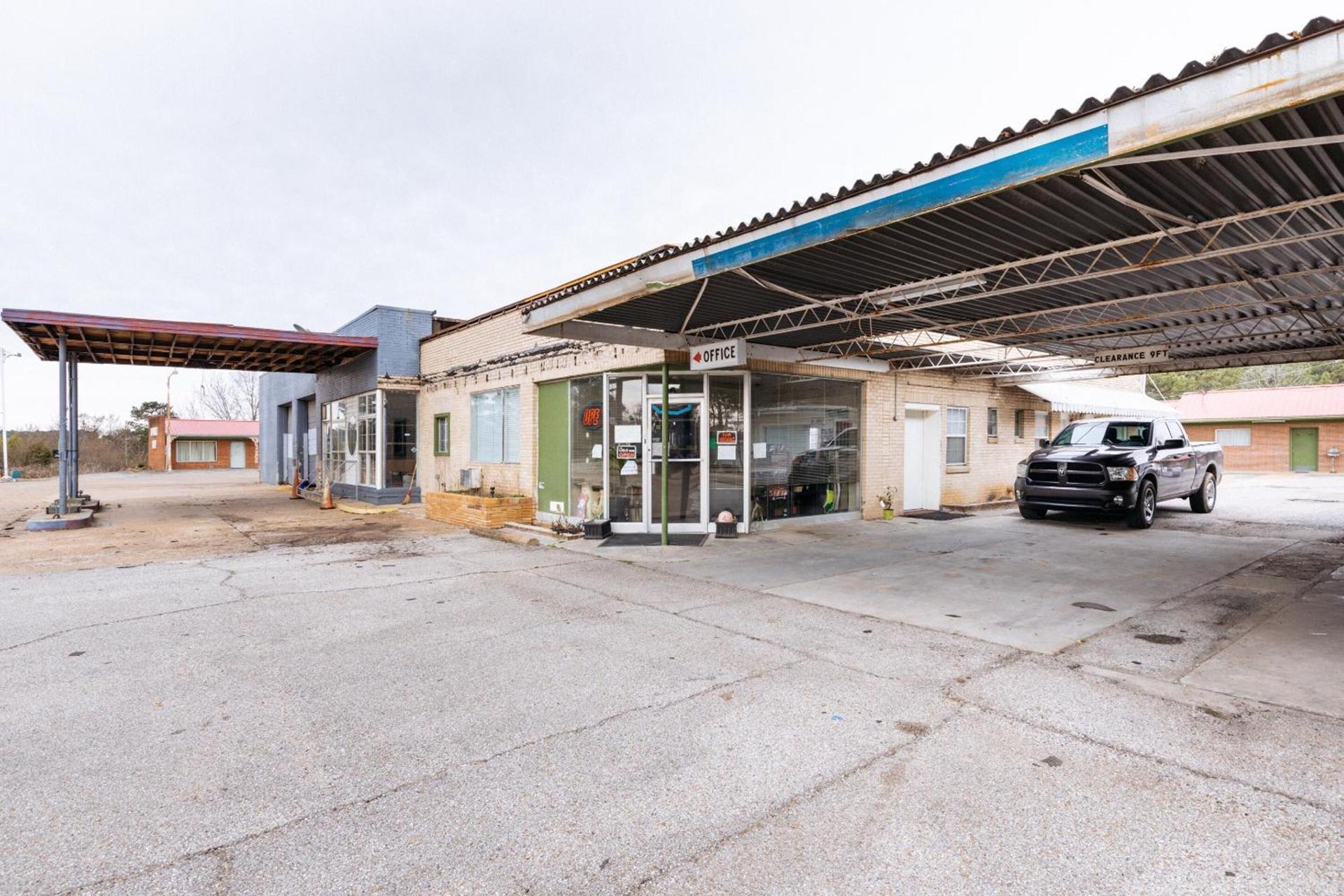 OYO Hotel Holly Springs MS photo 31