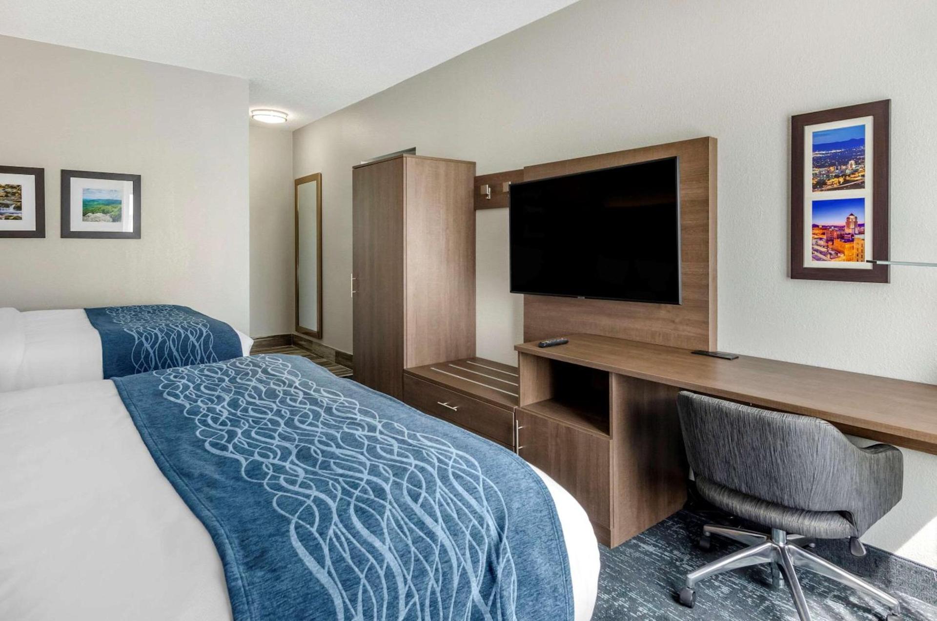 Comfort Inn & Suites Troutville-Roanoke North photo 18