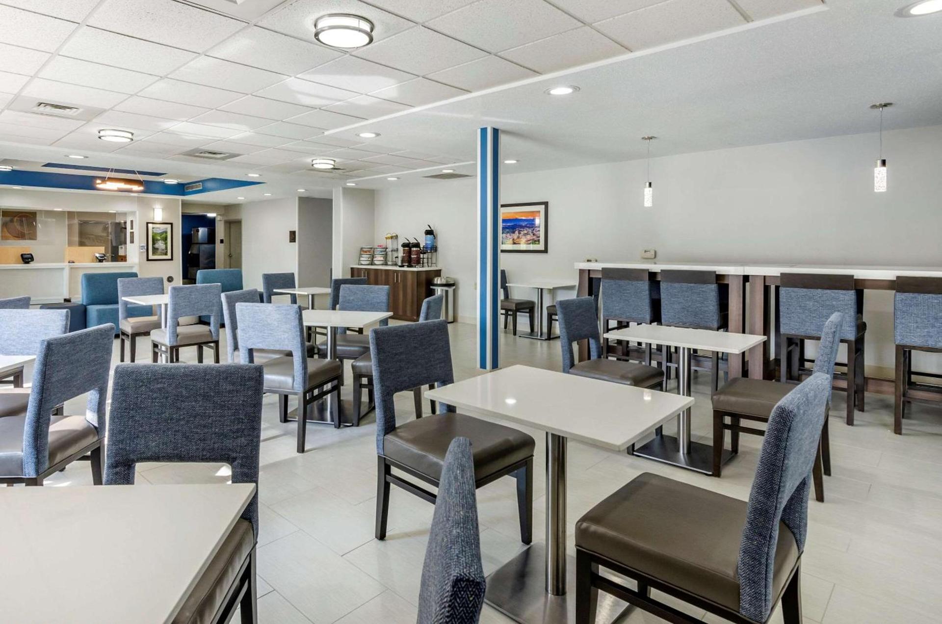 Comfort Inn & Suites Troutville-Roanoke North photo 25