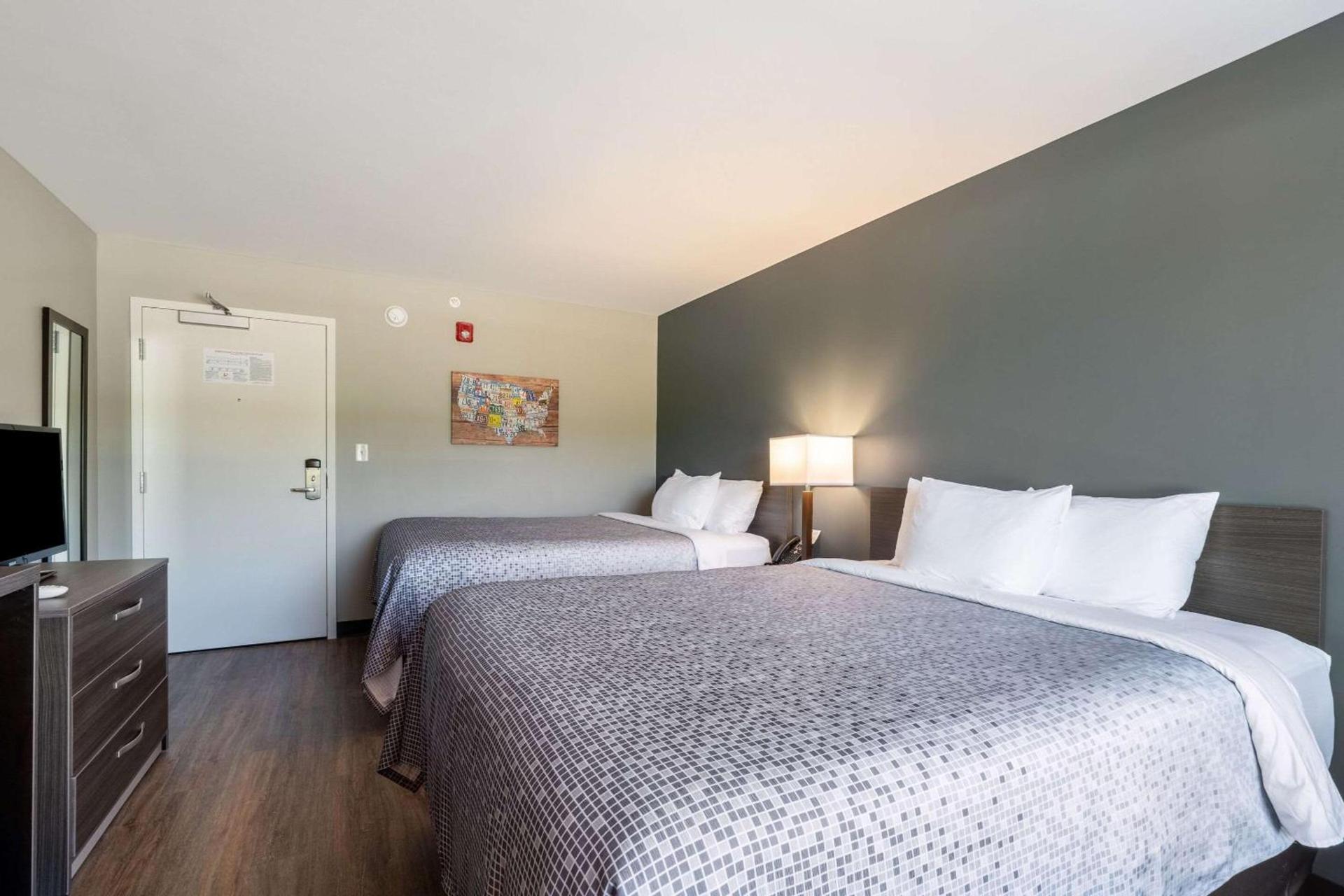 Econo Lodge Dayton North photo 16