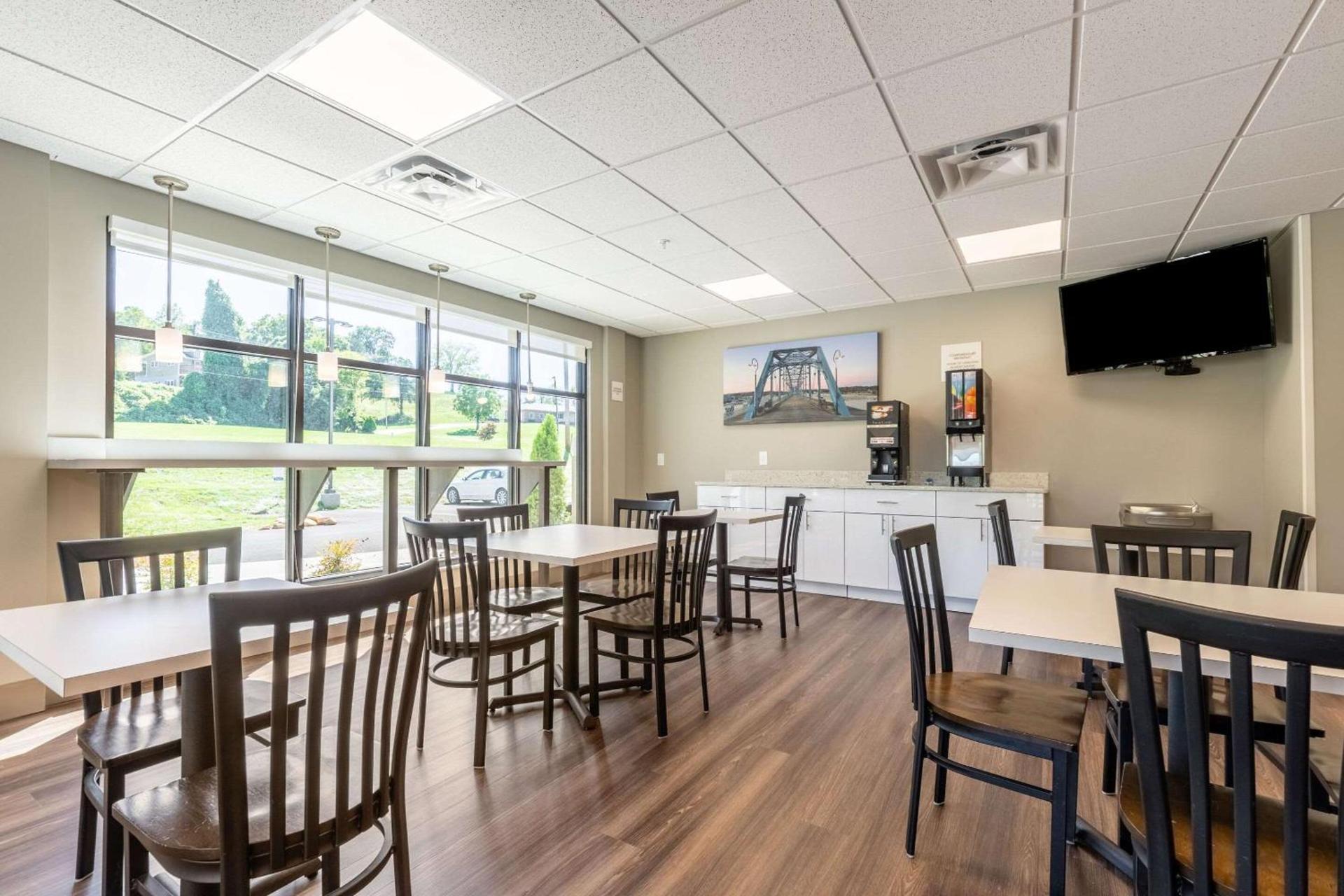 Econo Lodge Dayton North photo 33
