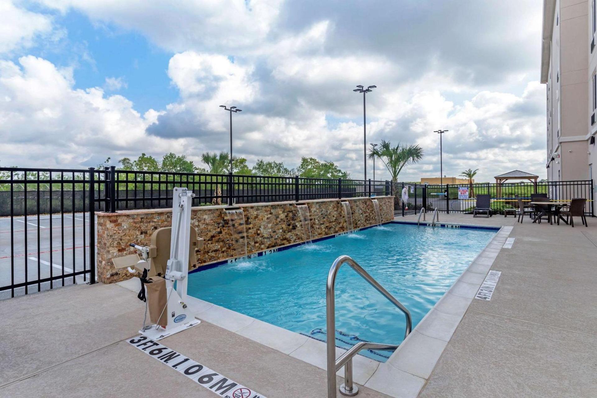 Comfort Inn & Suites Waller photo 23