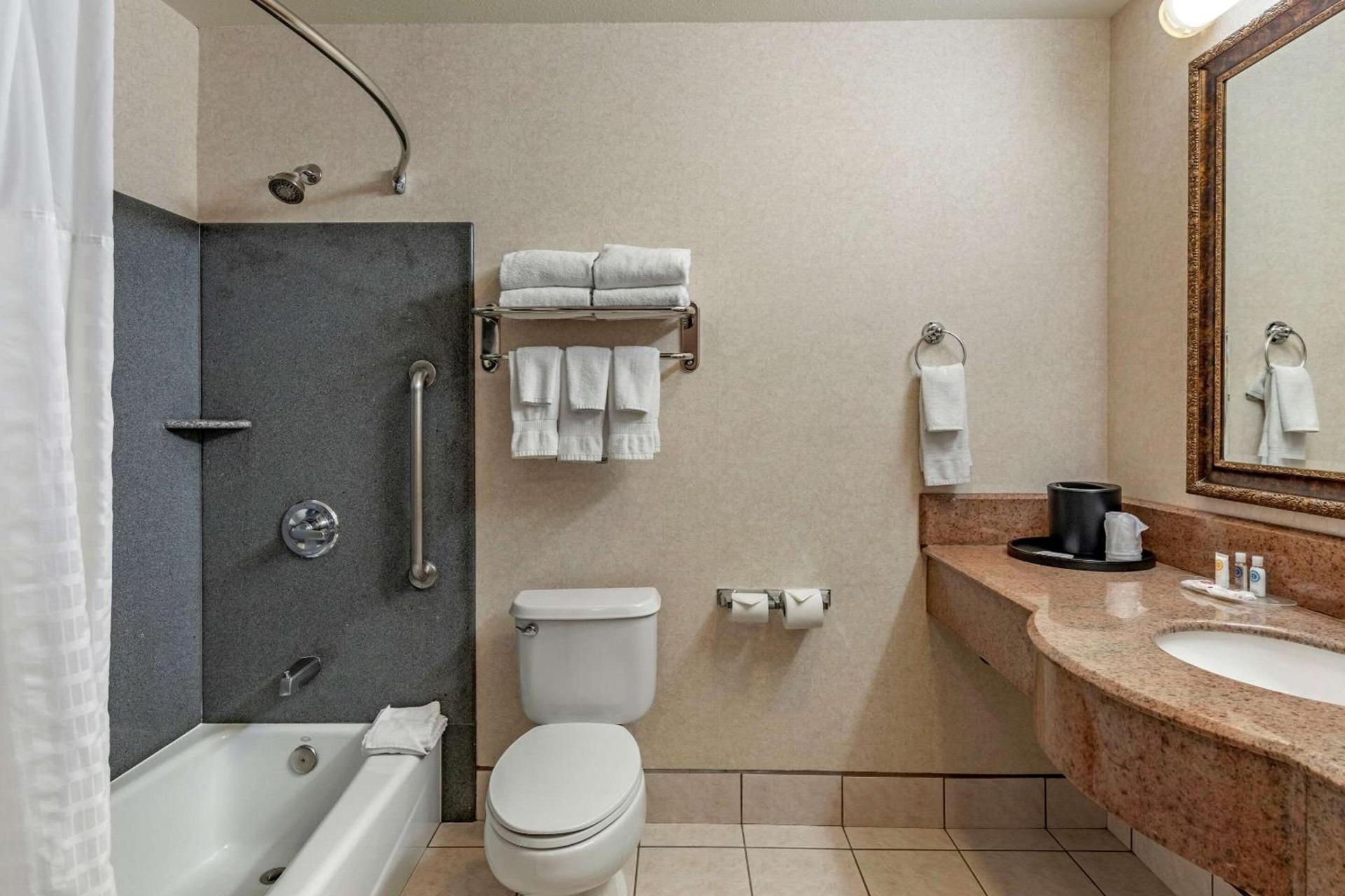 Citrus Suites Redlands Loma Linda Hotel photo 11