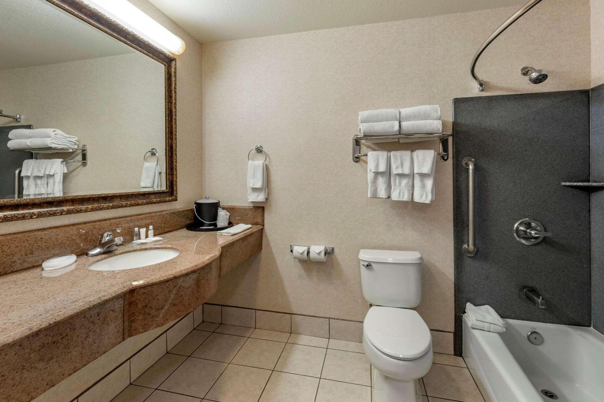 Citrus Suites Redlands Loma Linda Hotel photo 18