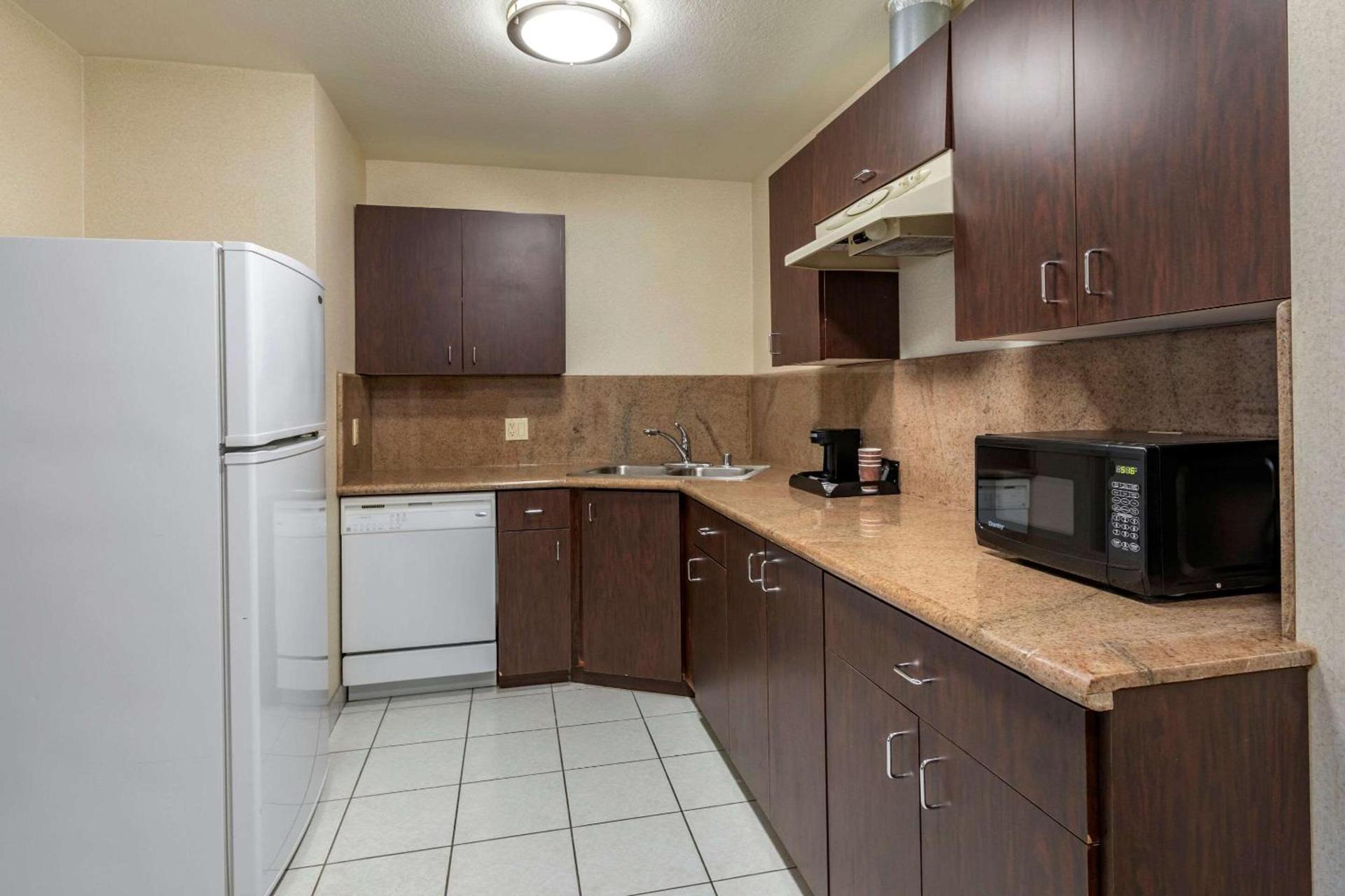 Citrus Suites Redlands Loma Linda Hotel photo 20