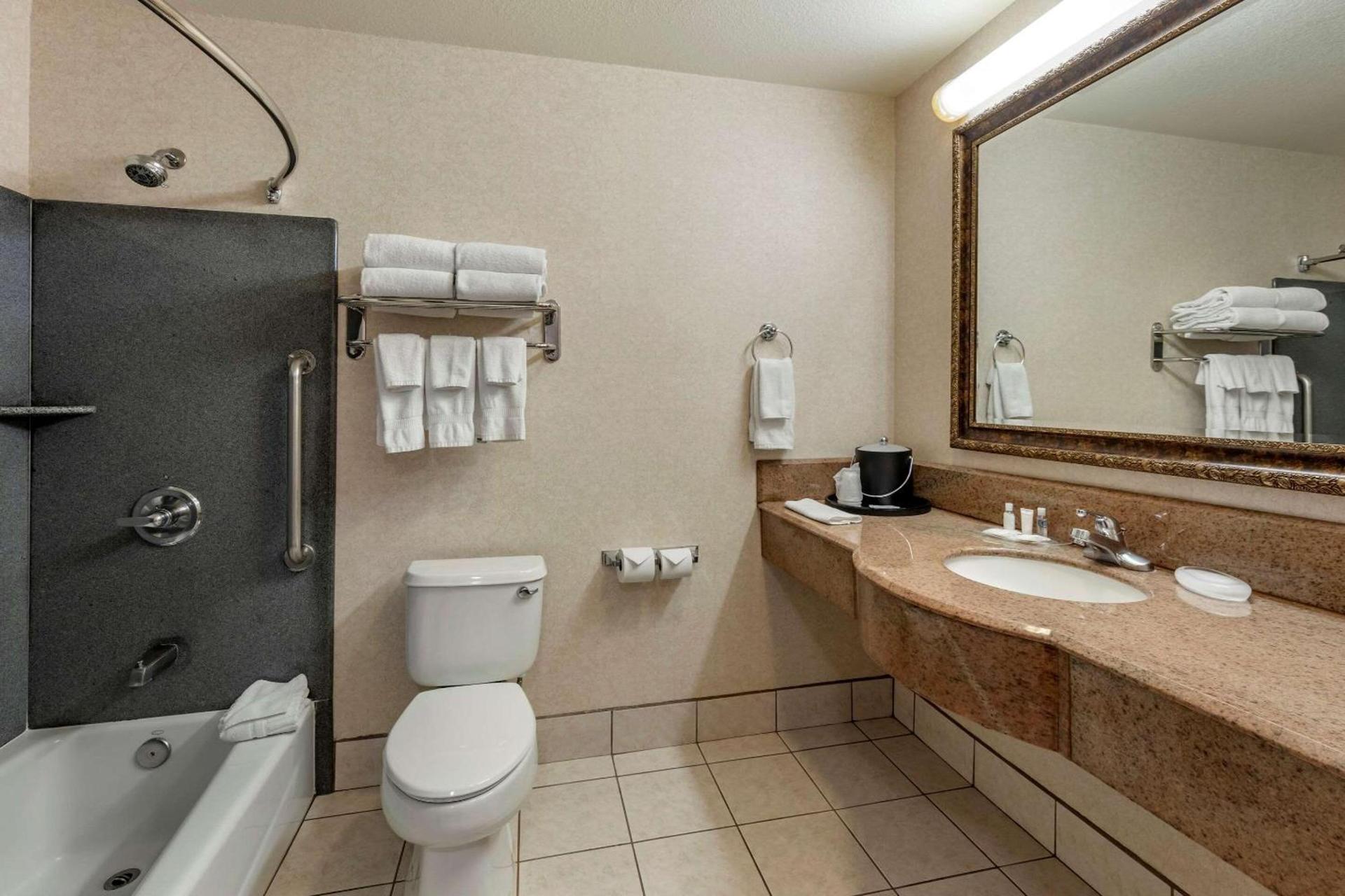 Citrus Suites Redlands Loma Linda Hotel photo 22