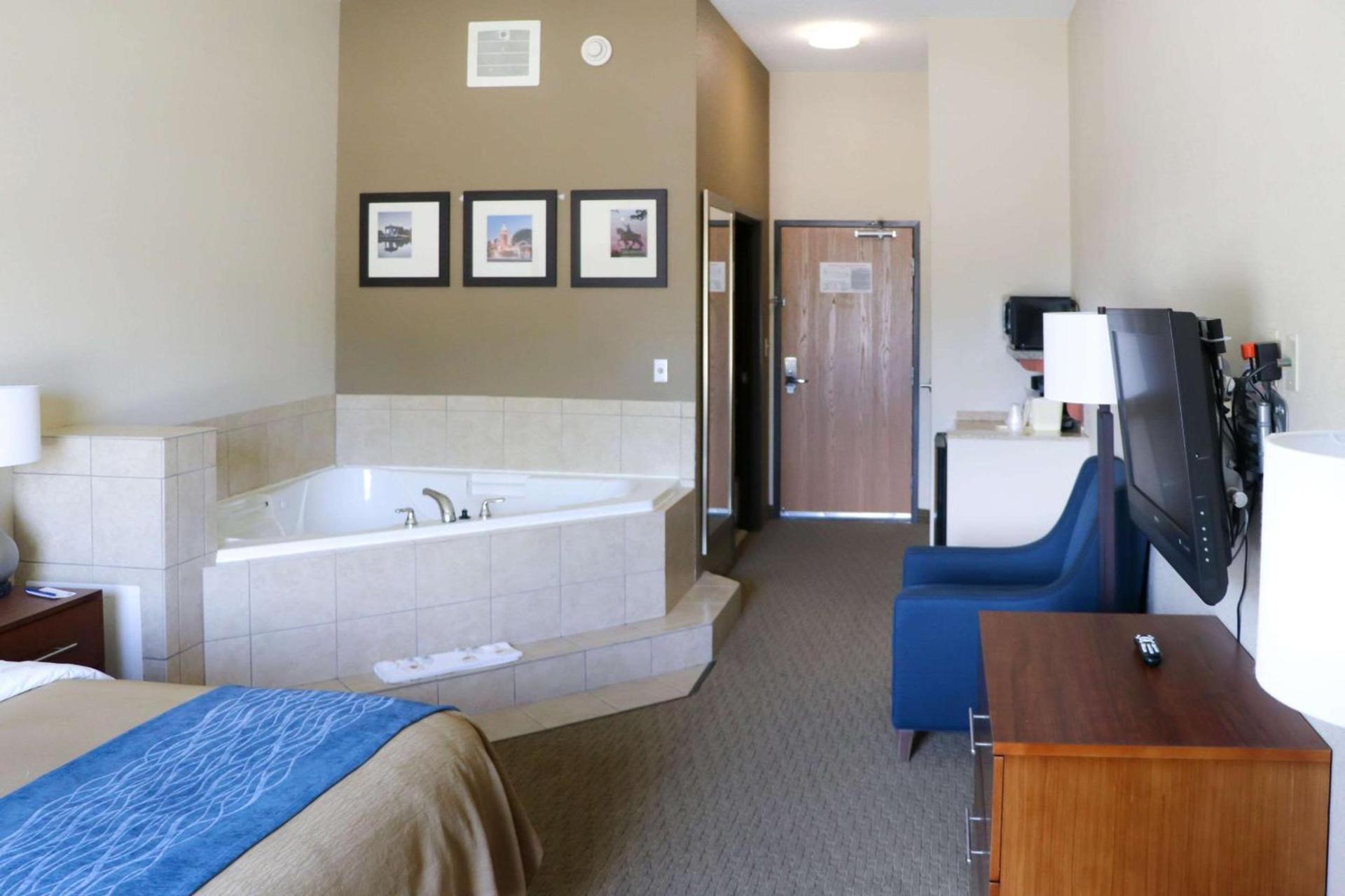 Comfort Inn & Suites Sikeston I-55 photo 12