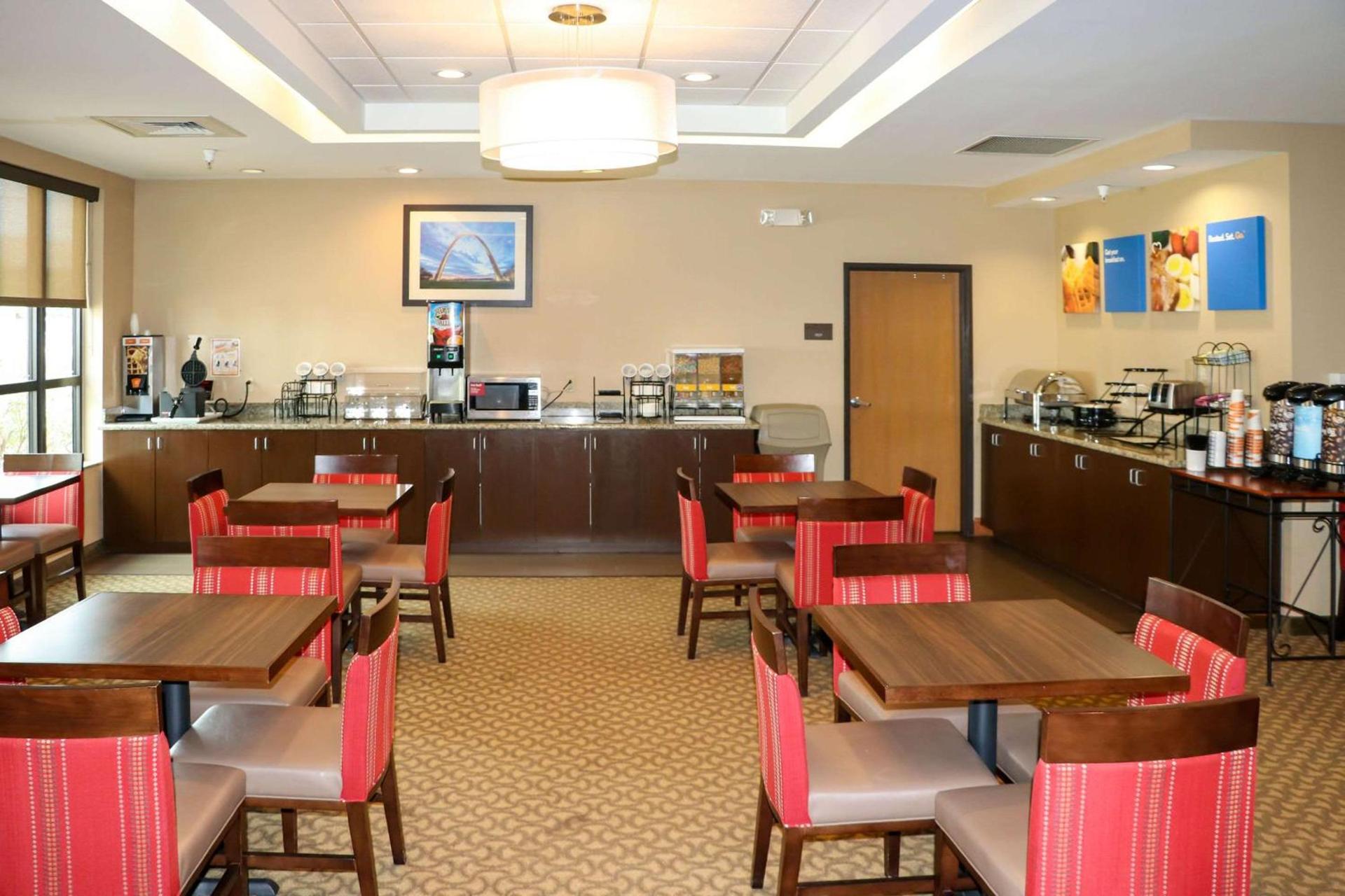 Comfort Inn & Suites Sikeston I-55 photo 3