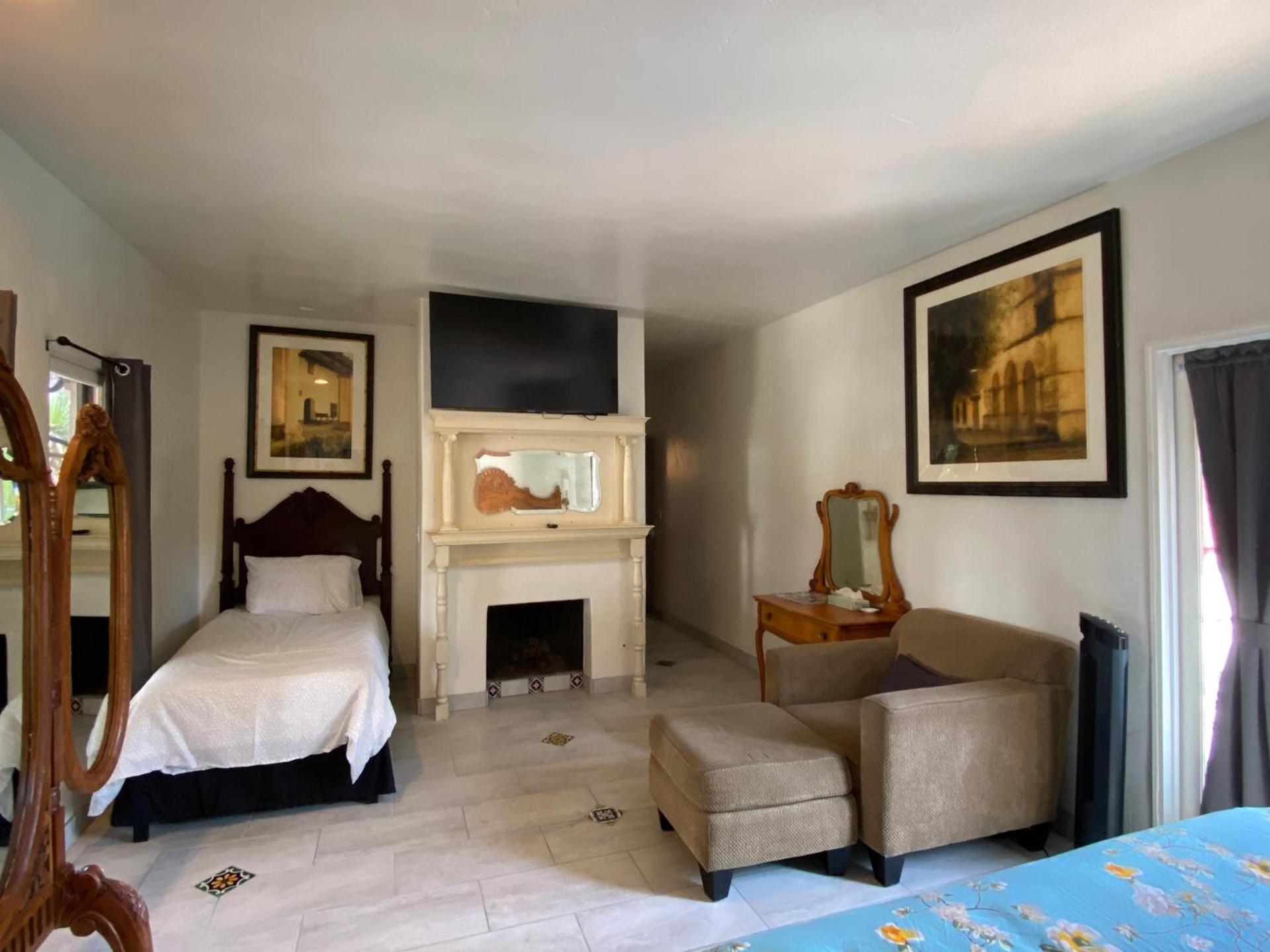 Villa Rosa Inn photo 29