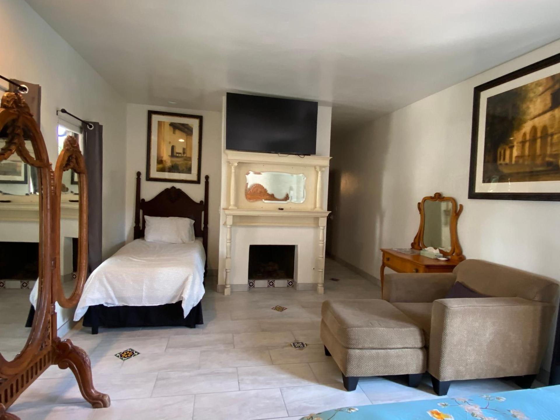 Villa Rosa Inn photo 43