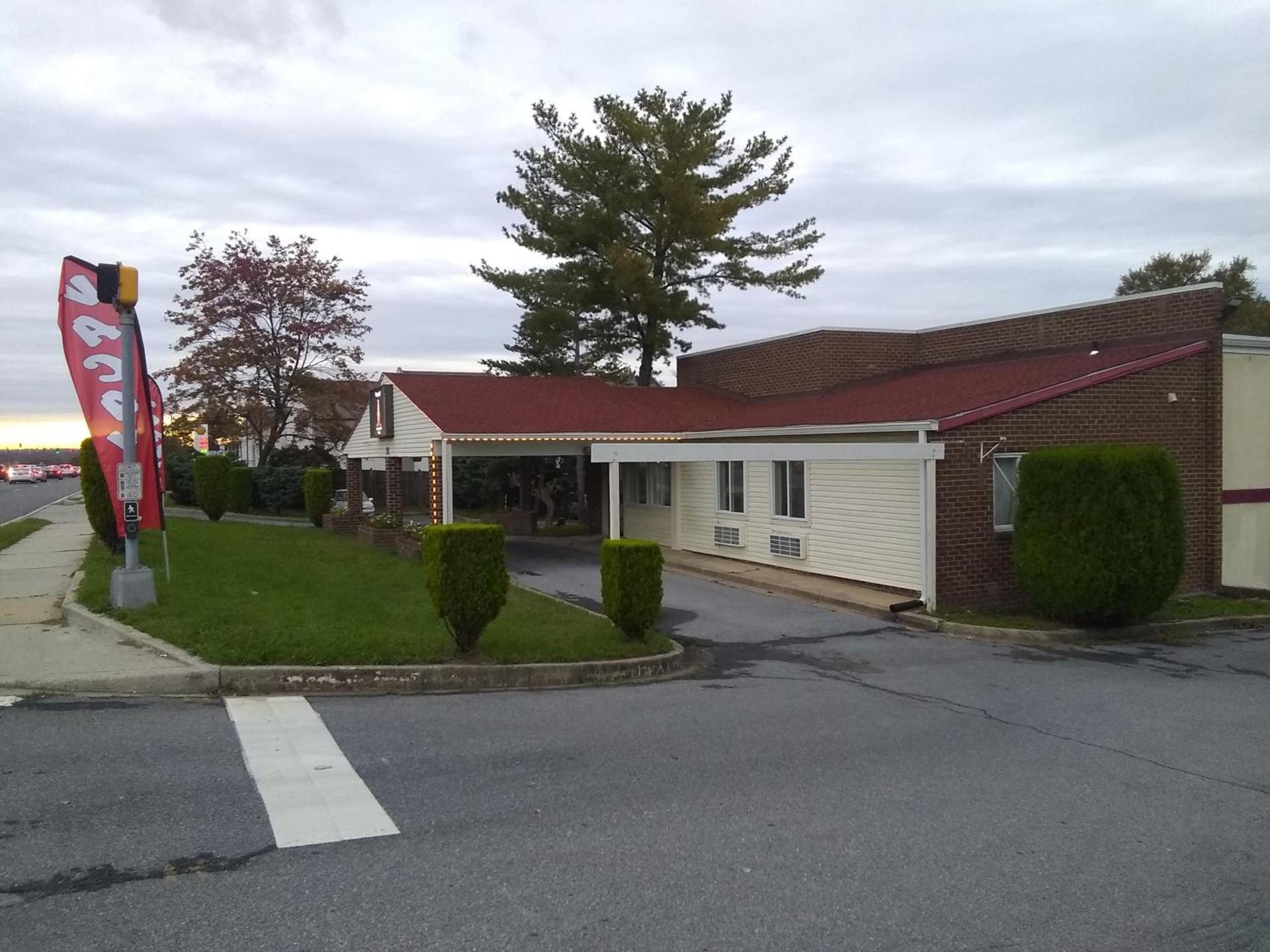 Red Crown Inn photo 13