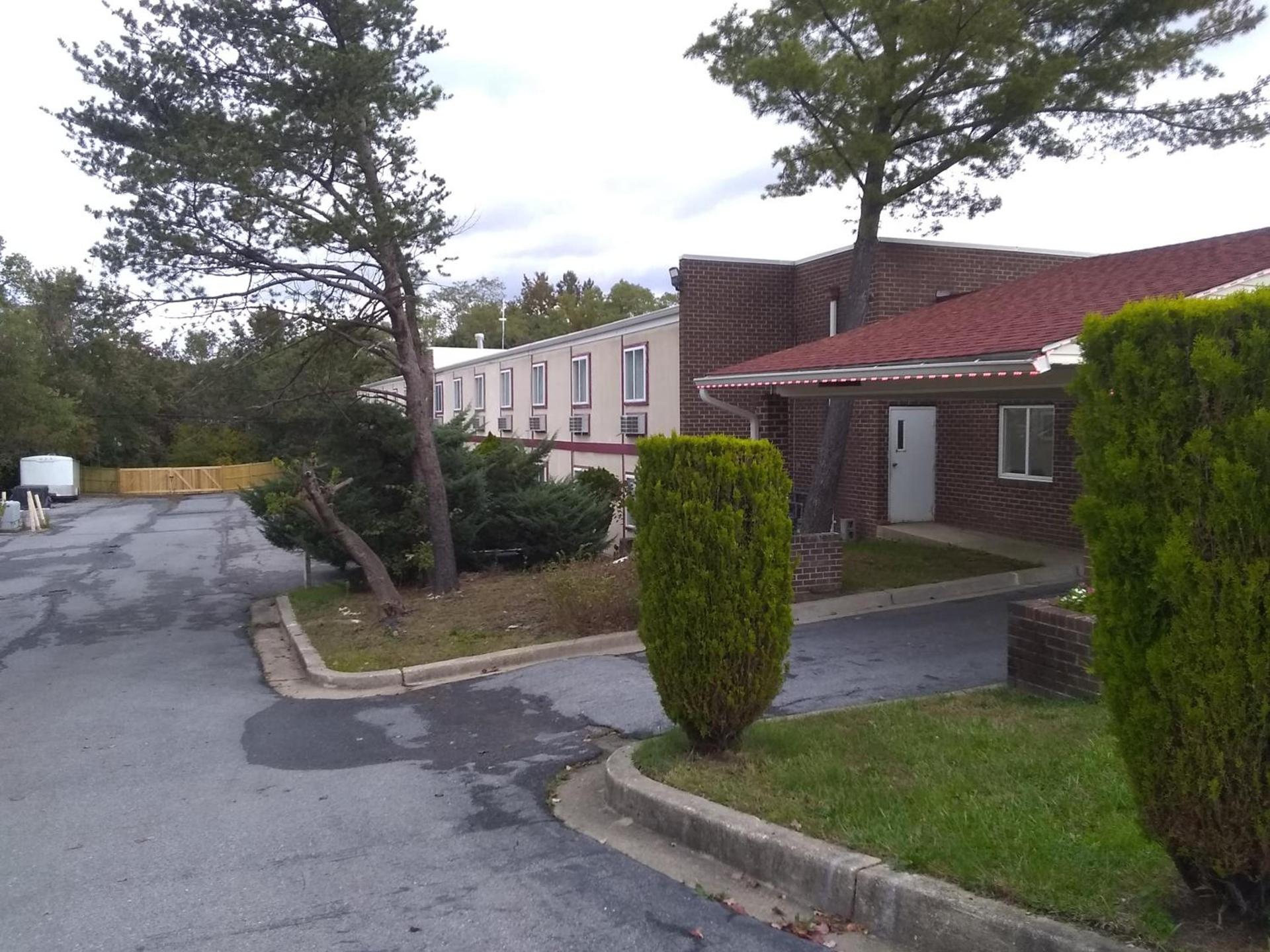 Red Crown Inn photo 12