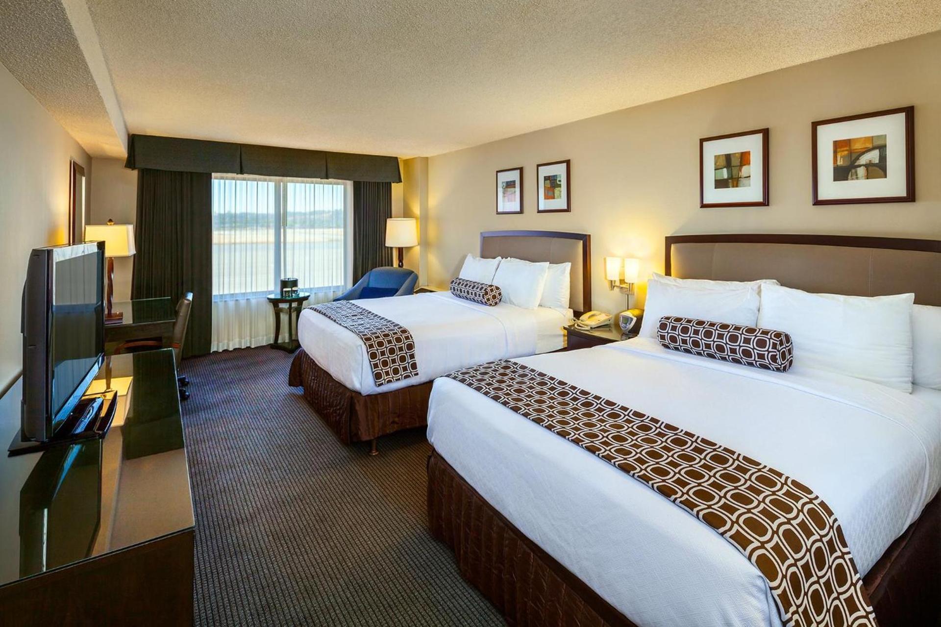 Concord Plaza Hotel photo 59