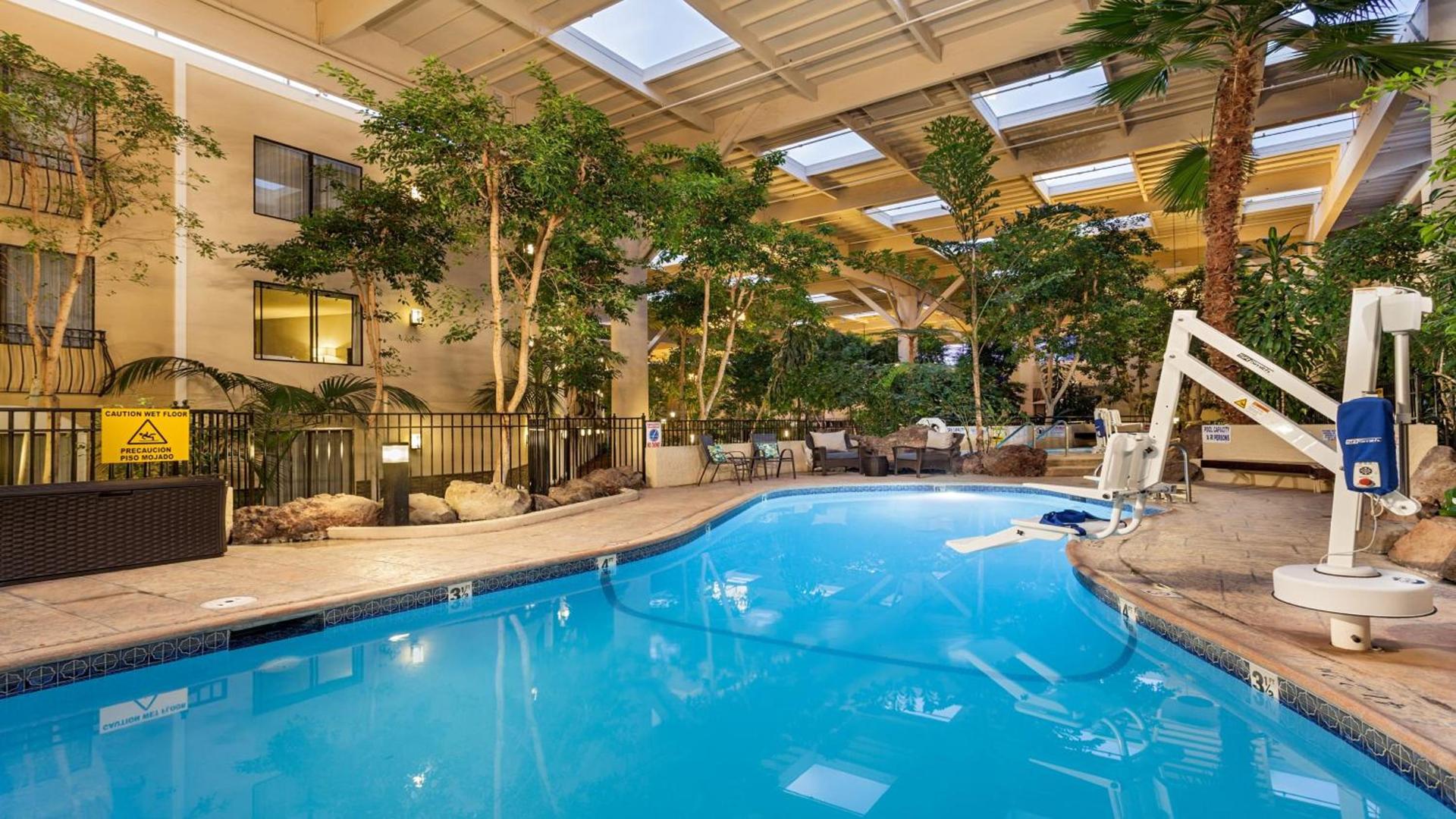 Concord Plaza Hotel photo 17