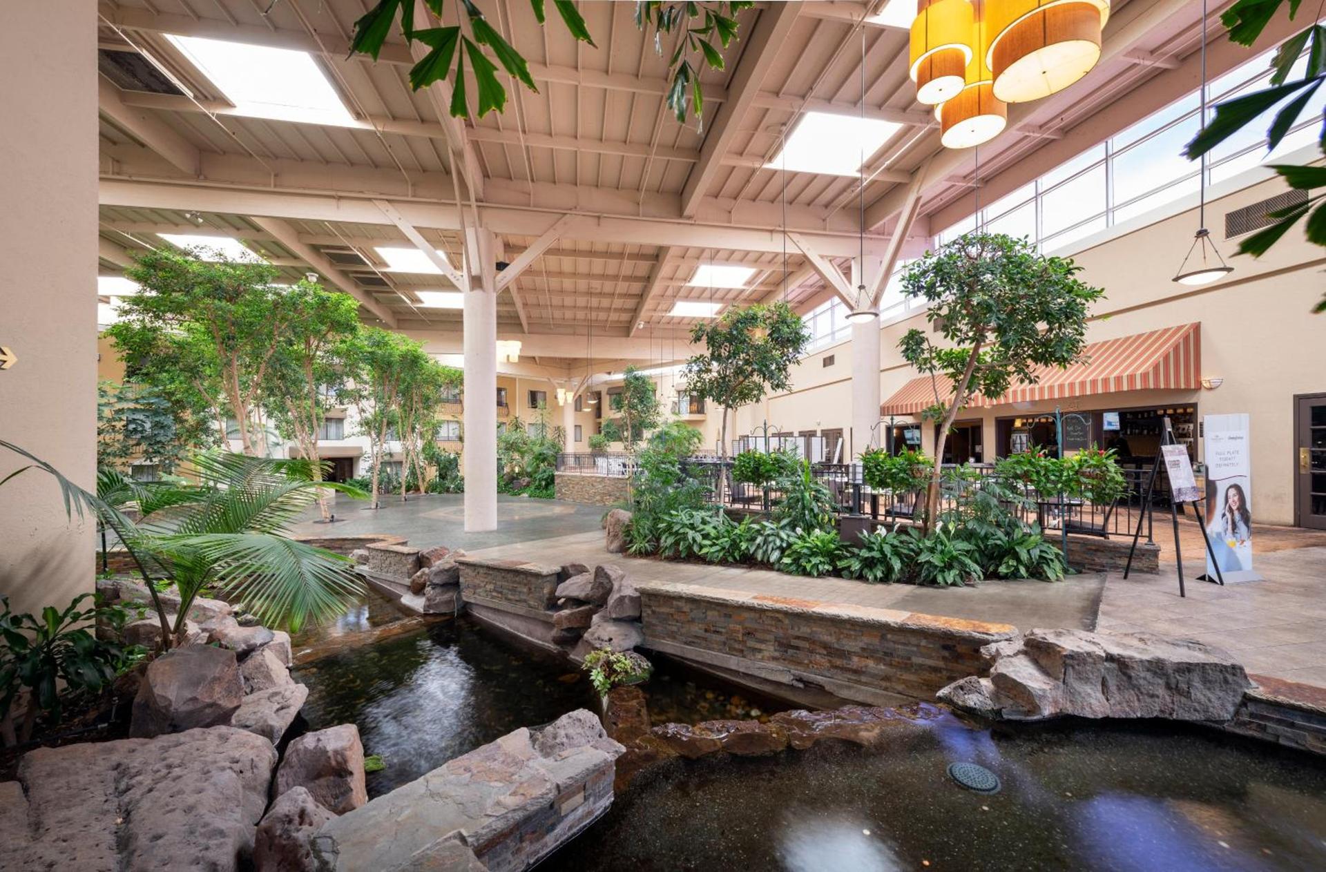 Concord Plaza Hotel photo 13