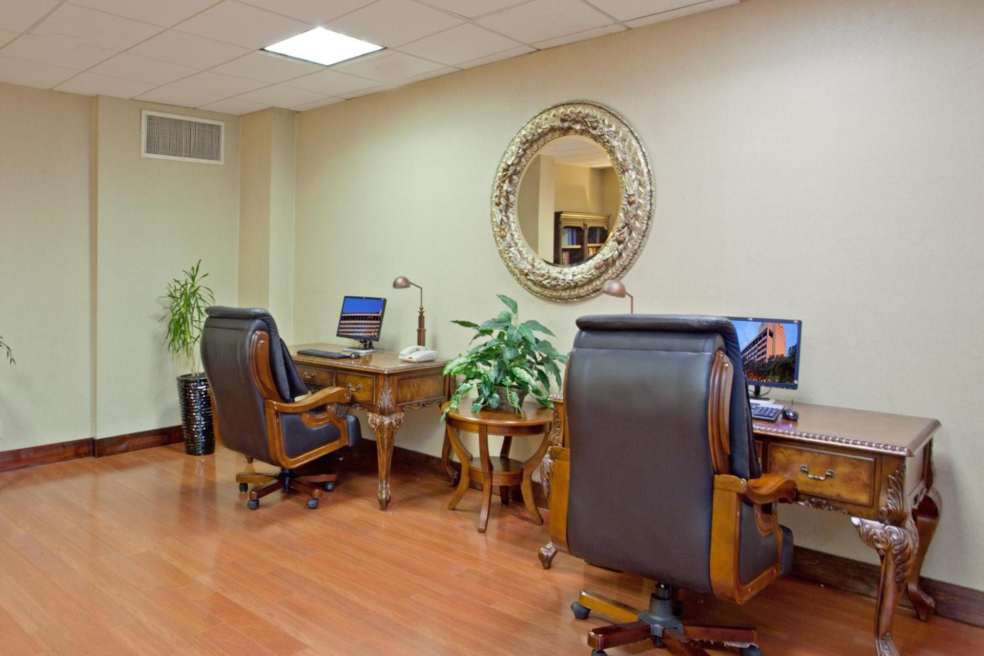 Wyndham Houston near NRG Park - Medical Center photo 17