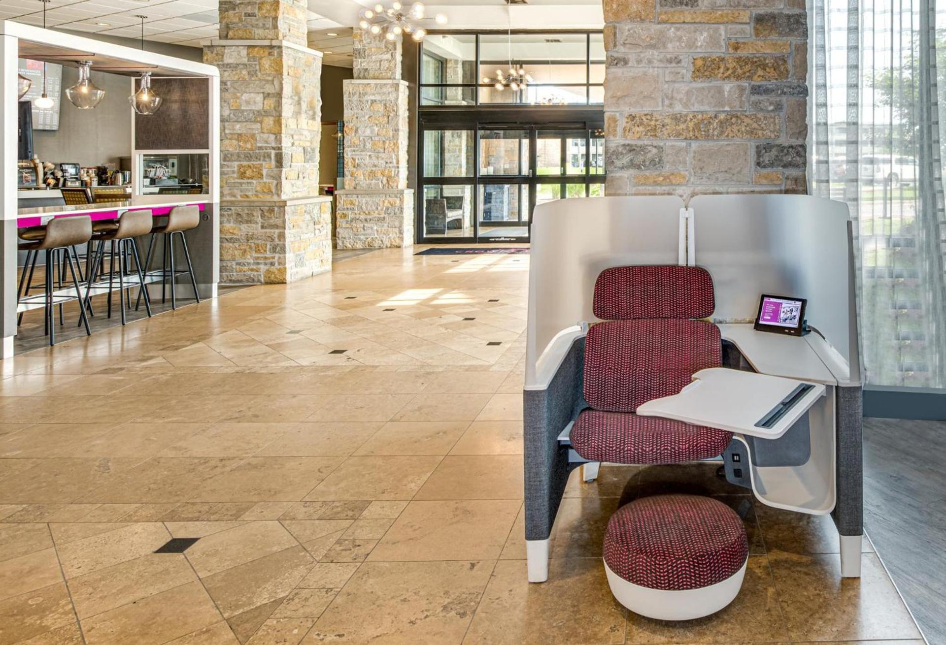 Crowne Plaza Milwaukee Airport by IHG photo 9