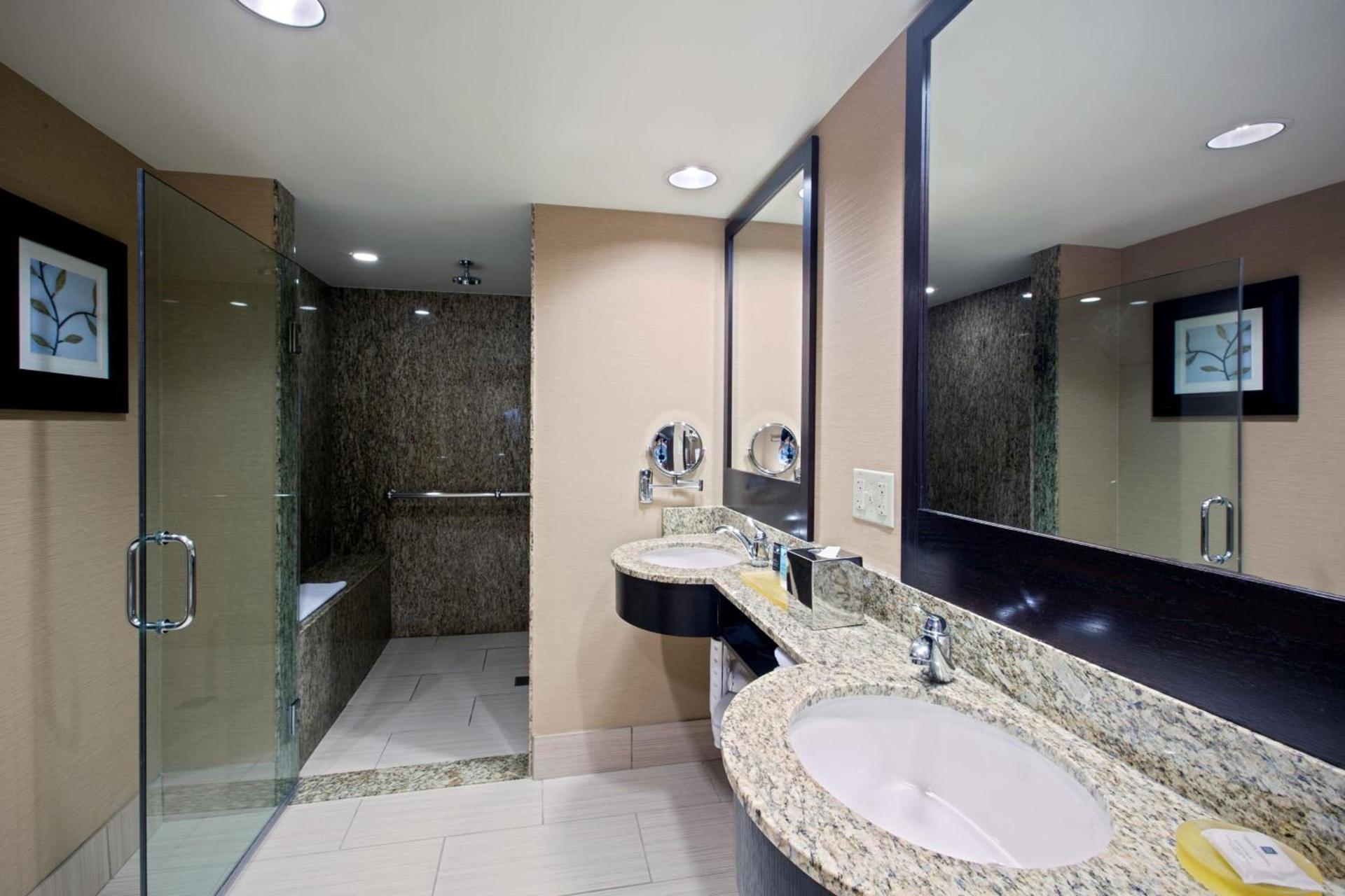 Crowne Plaza Hotel Glen Ellyn/Lombard by IHG photo 22