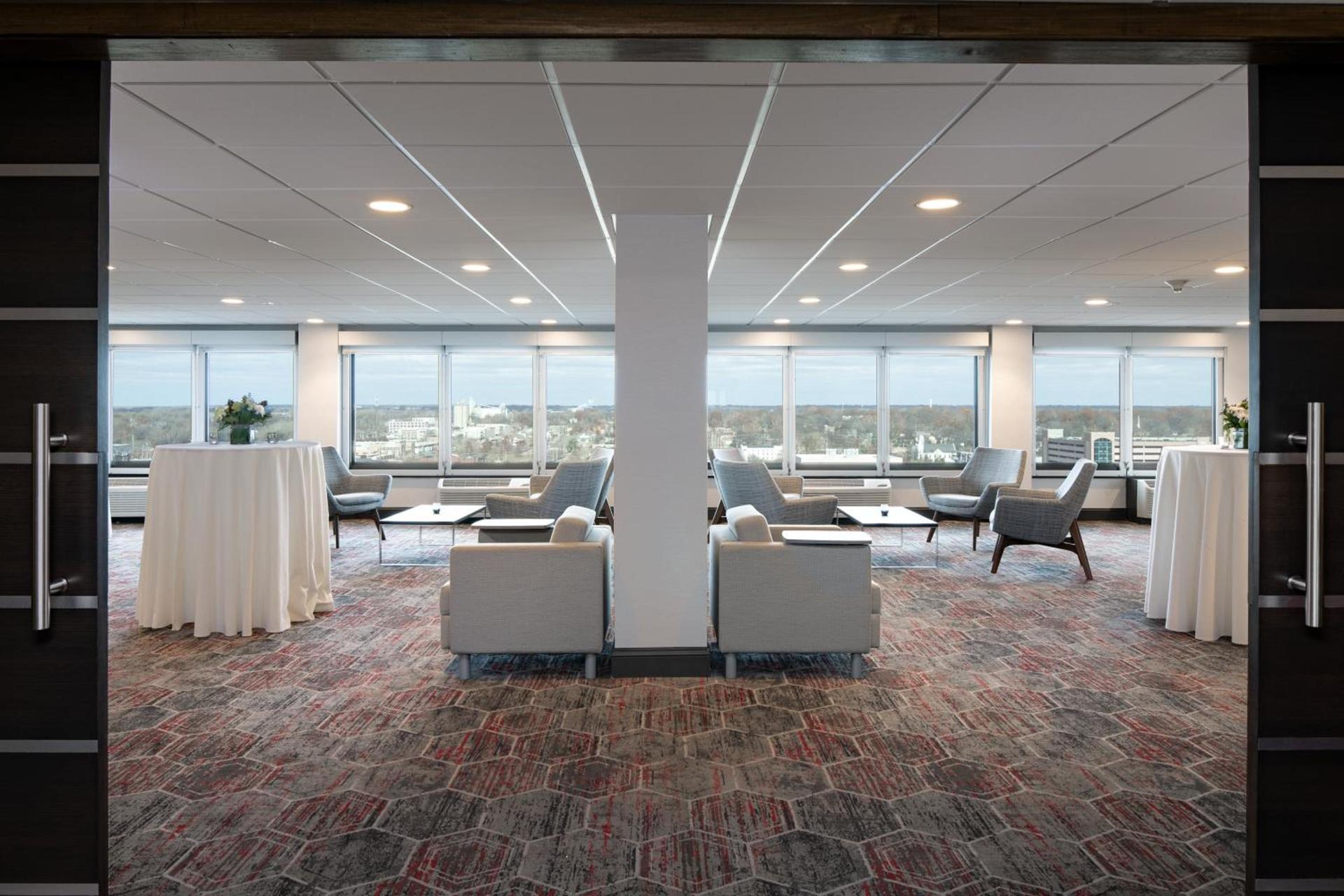 Crowne Plaza Memphis Downtown by IHG photo 4