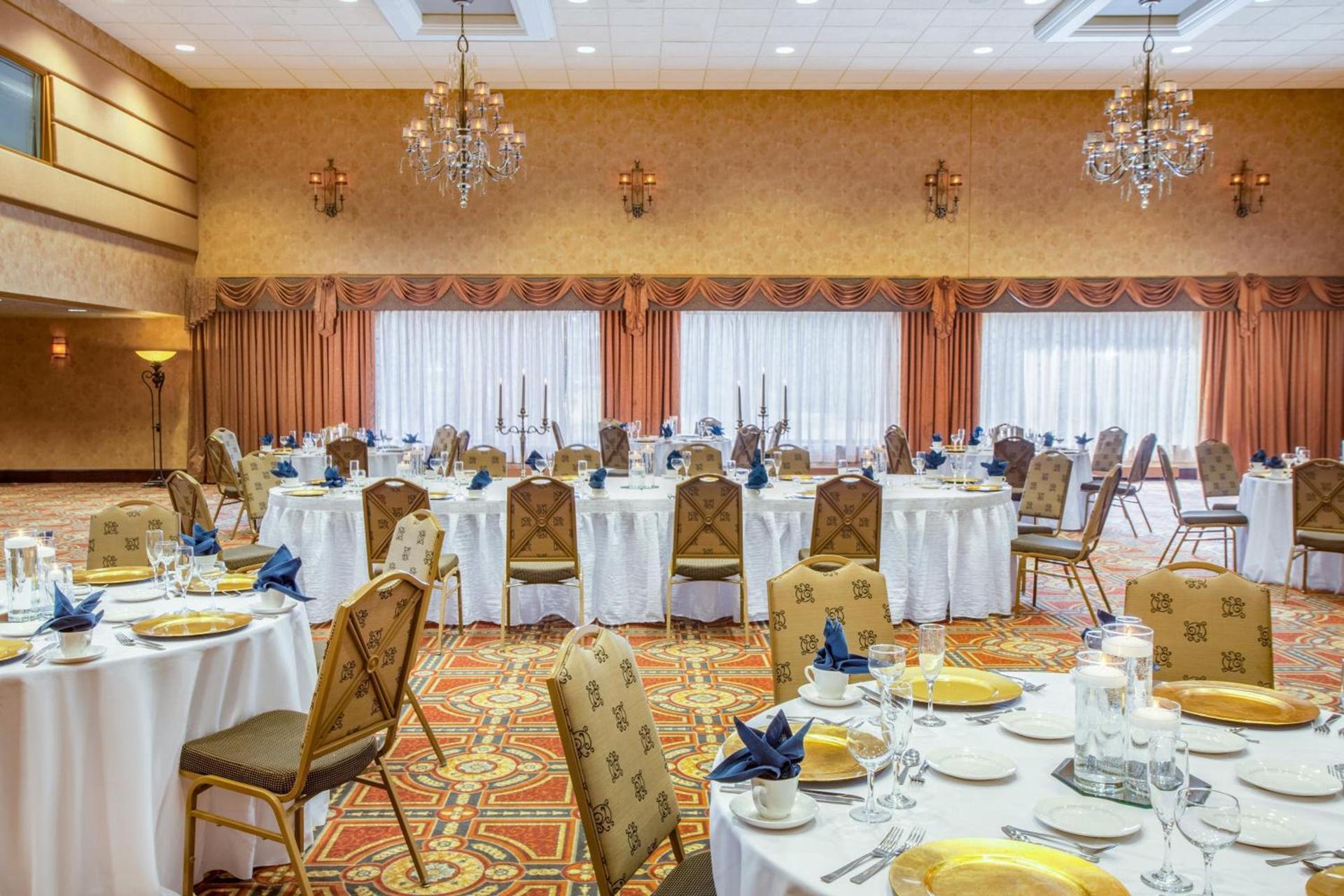 Crowne Plaza Minneapolis West by IHG photo 70