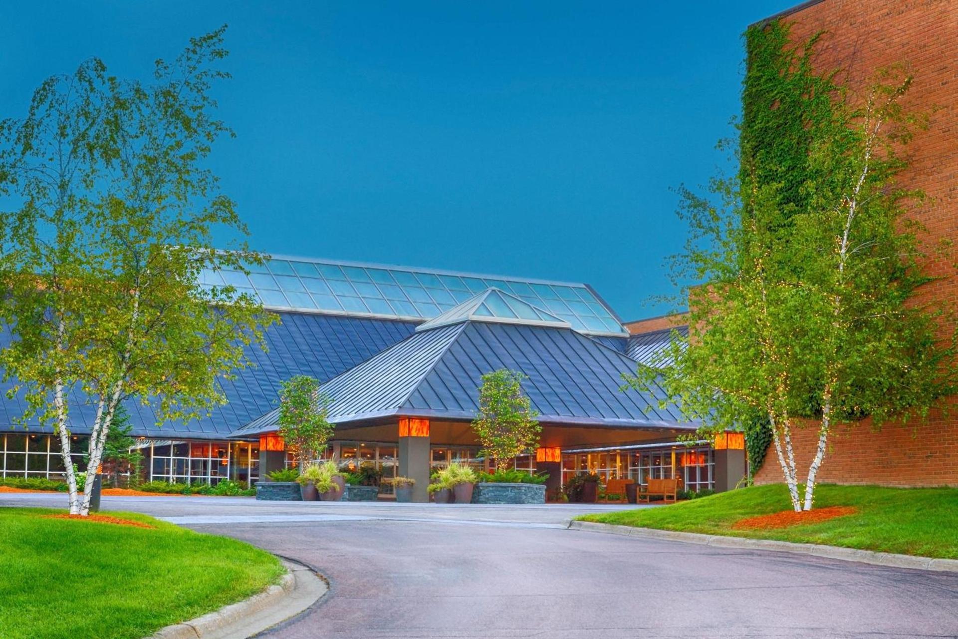 Crowne Plaza Minneapolis West by IHG photo 1