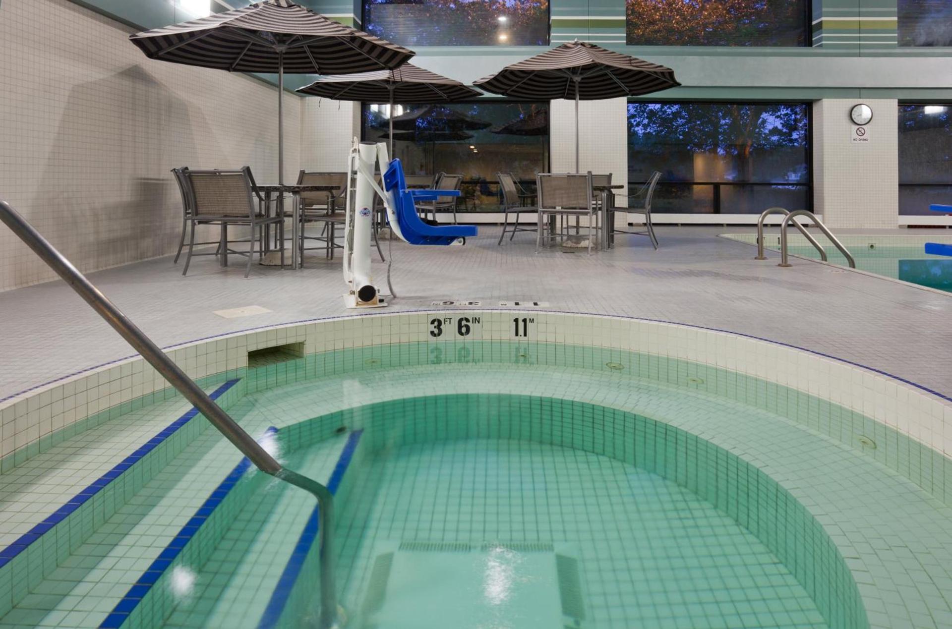 Crowne Plaza Minneapolis West by IHG photo 49