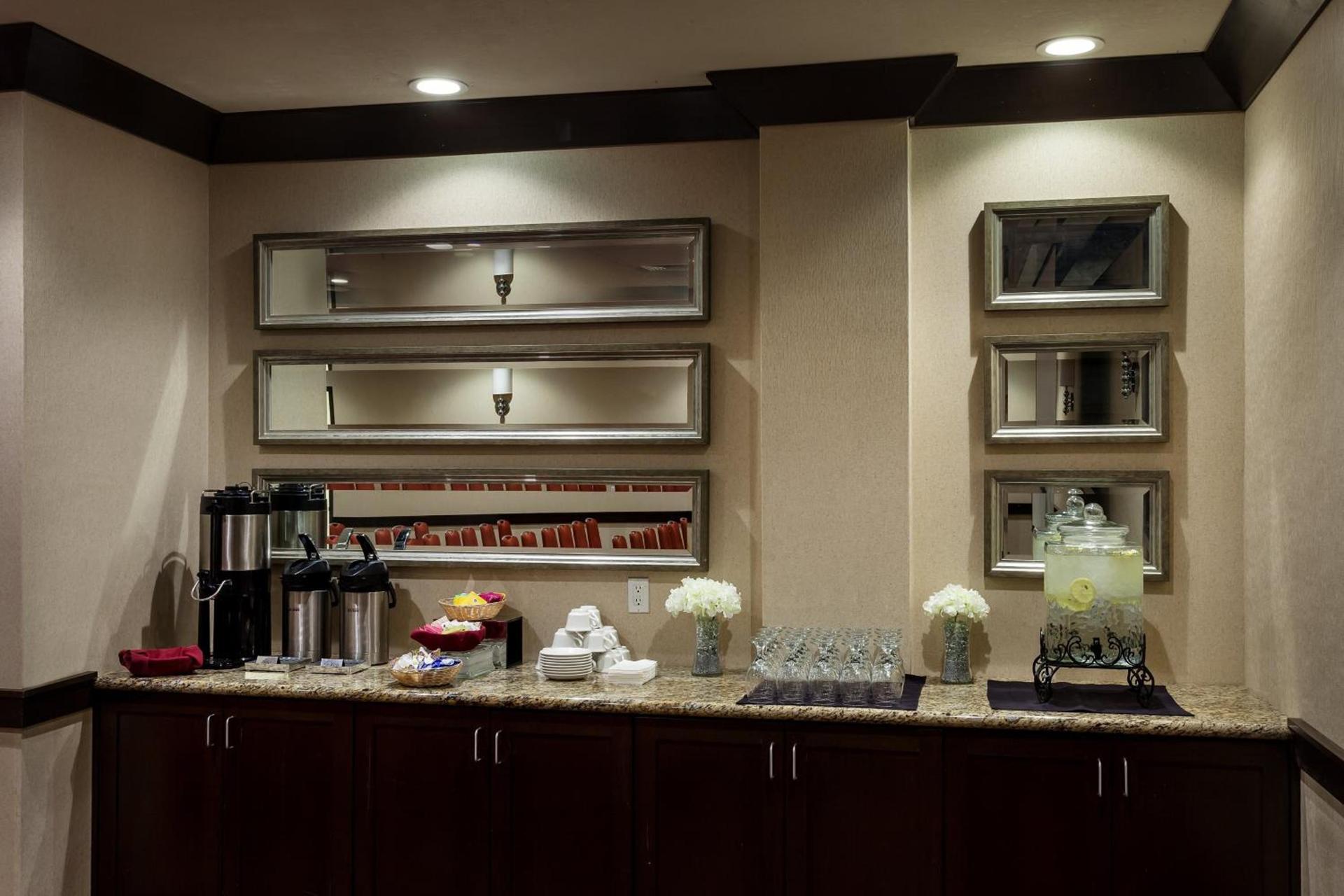 Crowne Plaza Anchorage-Midtown by IHG photo 25