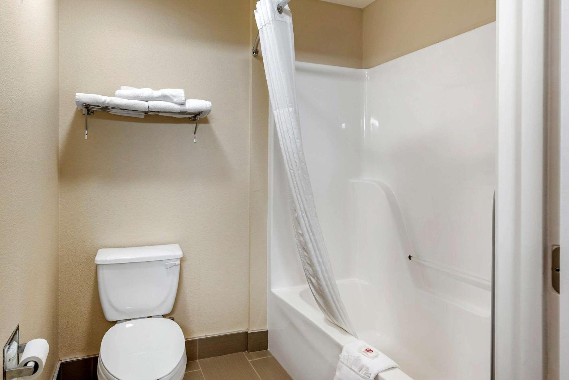 Comfort Inn & Suites Bryant - Benton photo 15