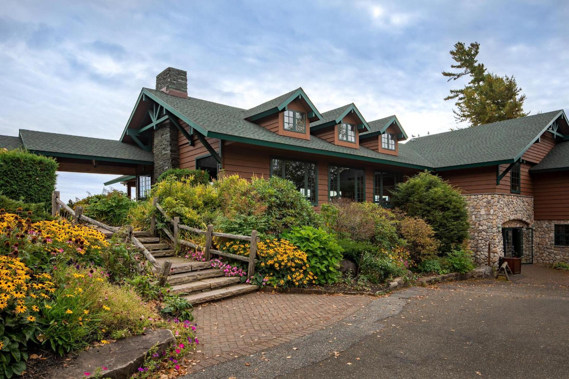 Grandview Lake Placid photo 32