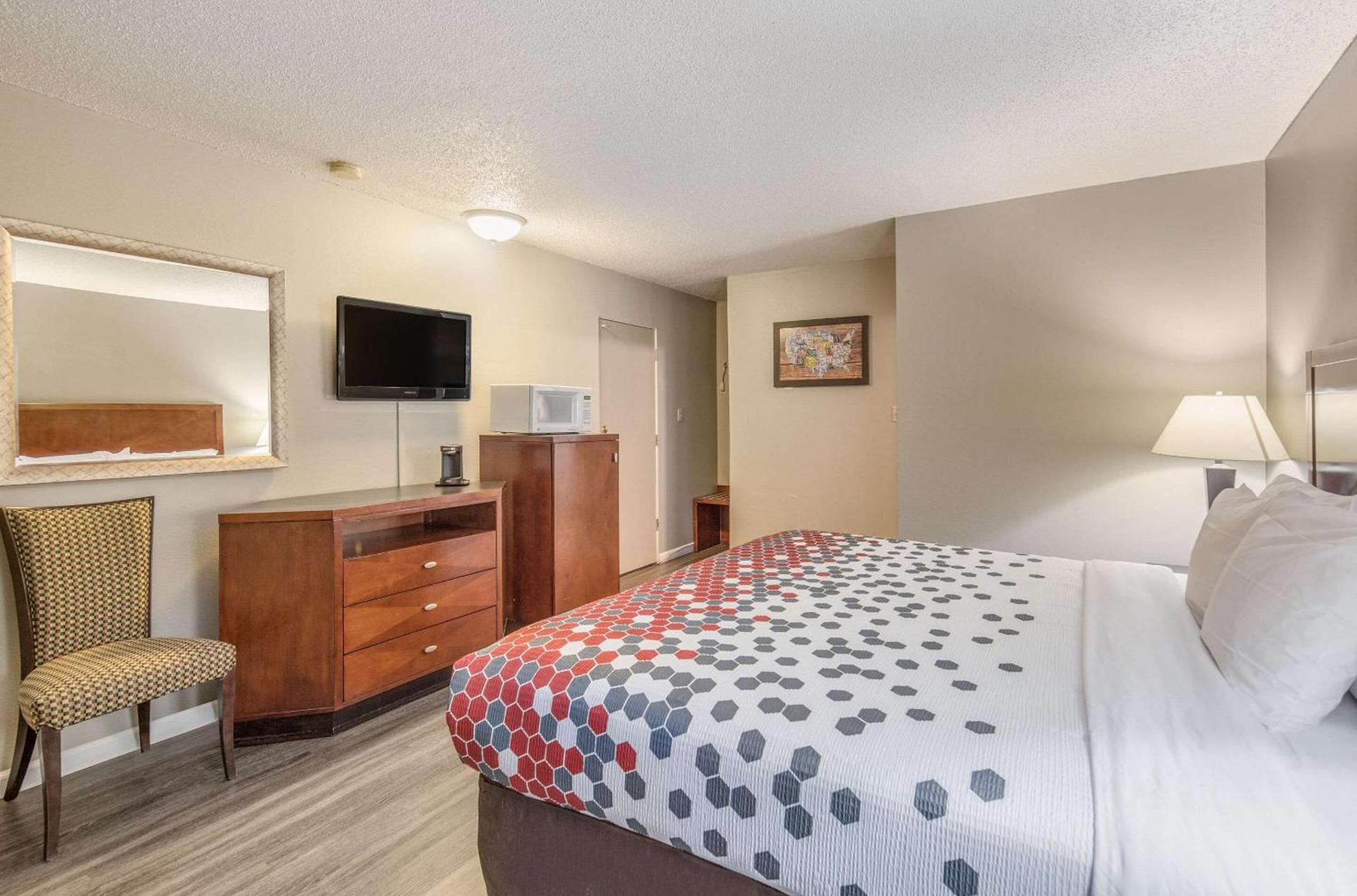Econo Lodge Inn & Suites Yreka photo 9