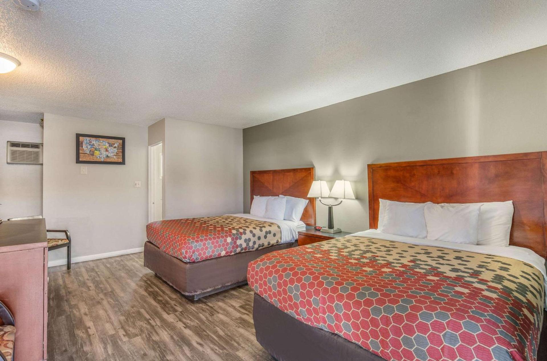Econo Lodge Inn & Suites Yreka photo 14